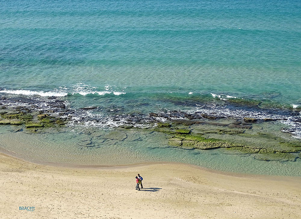 שני מטיילים מוקטן.jpg