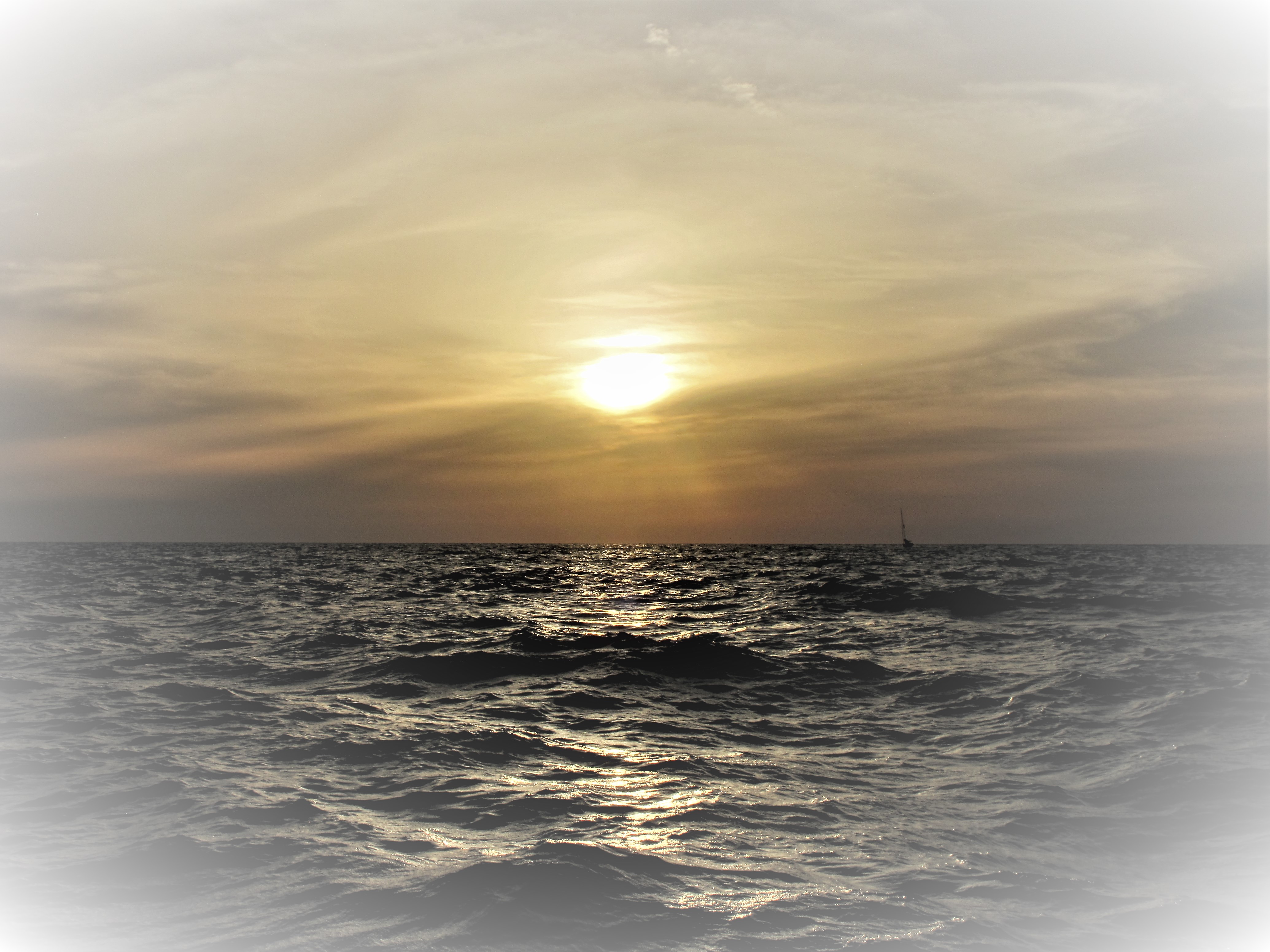 שקיעה בים (4).JPG