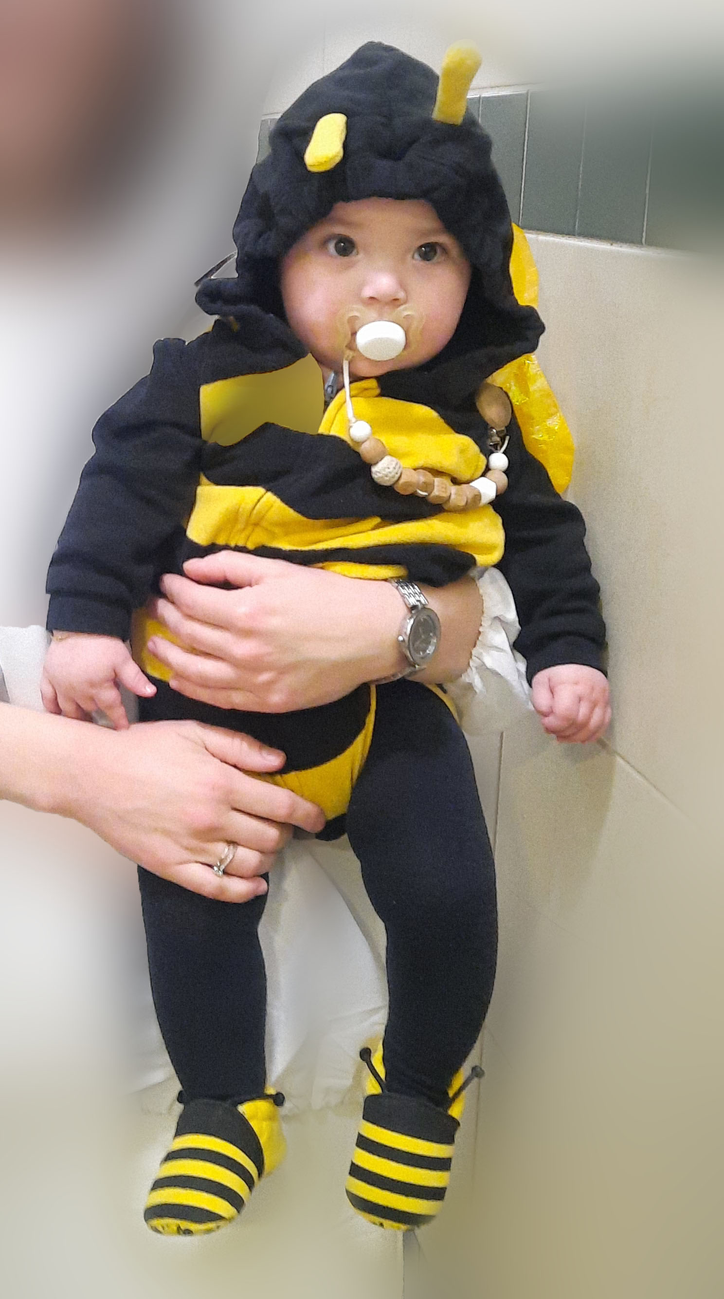תחפושת דבורה.jpg