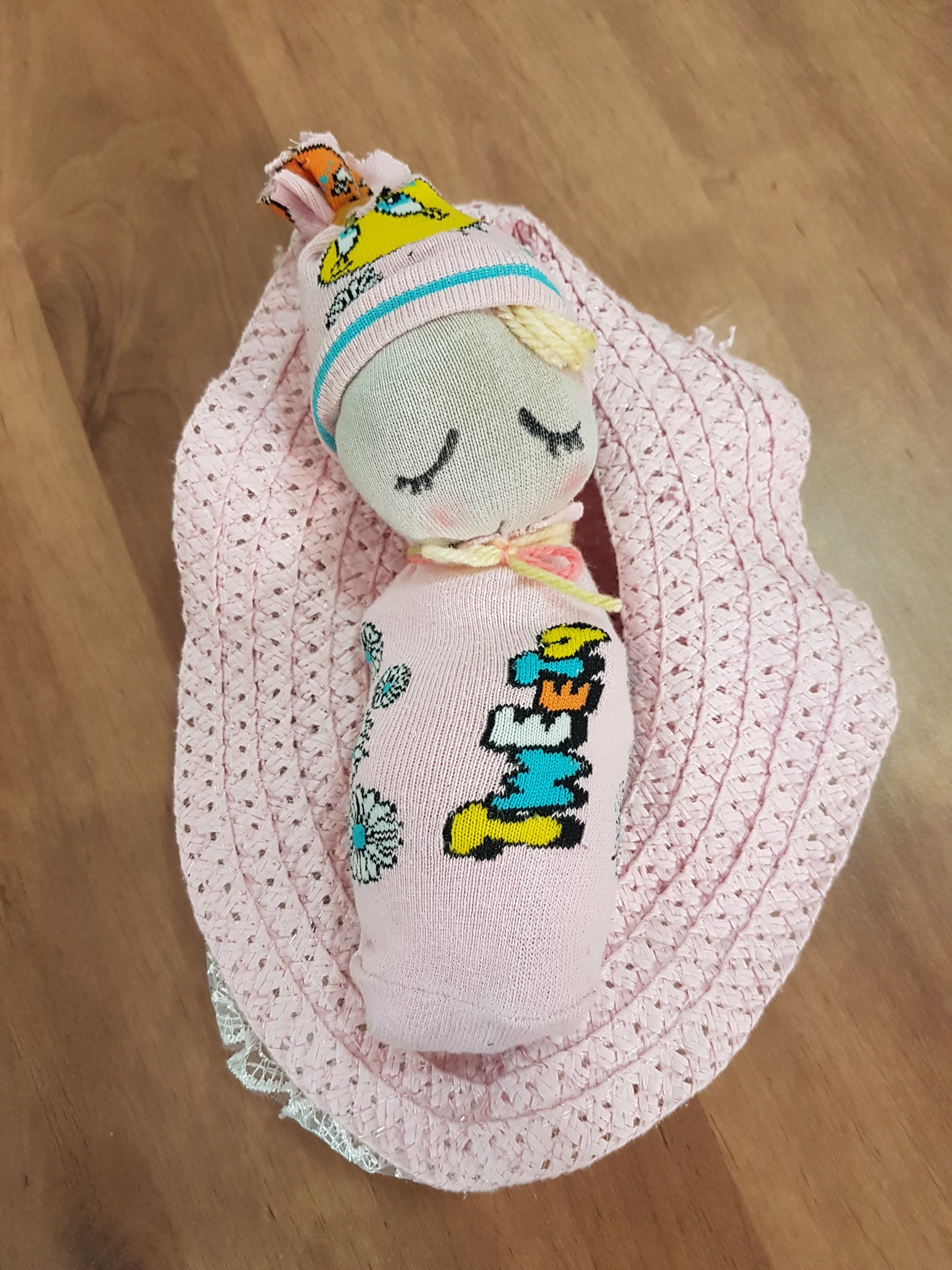 תינוק מגרב.jpg