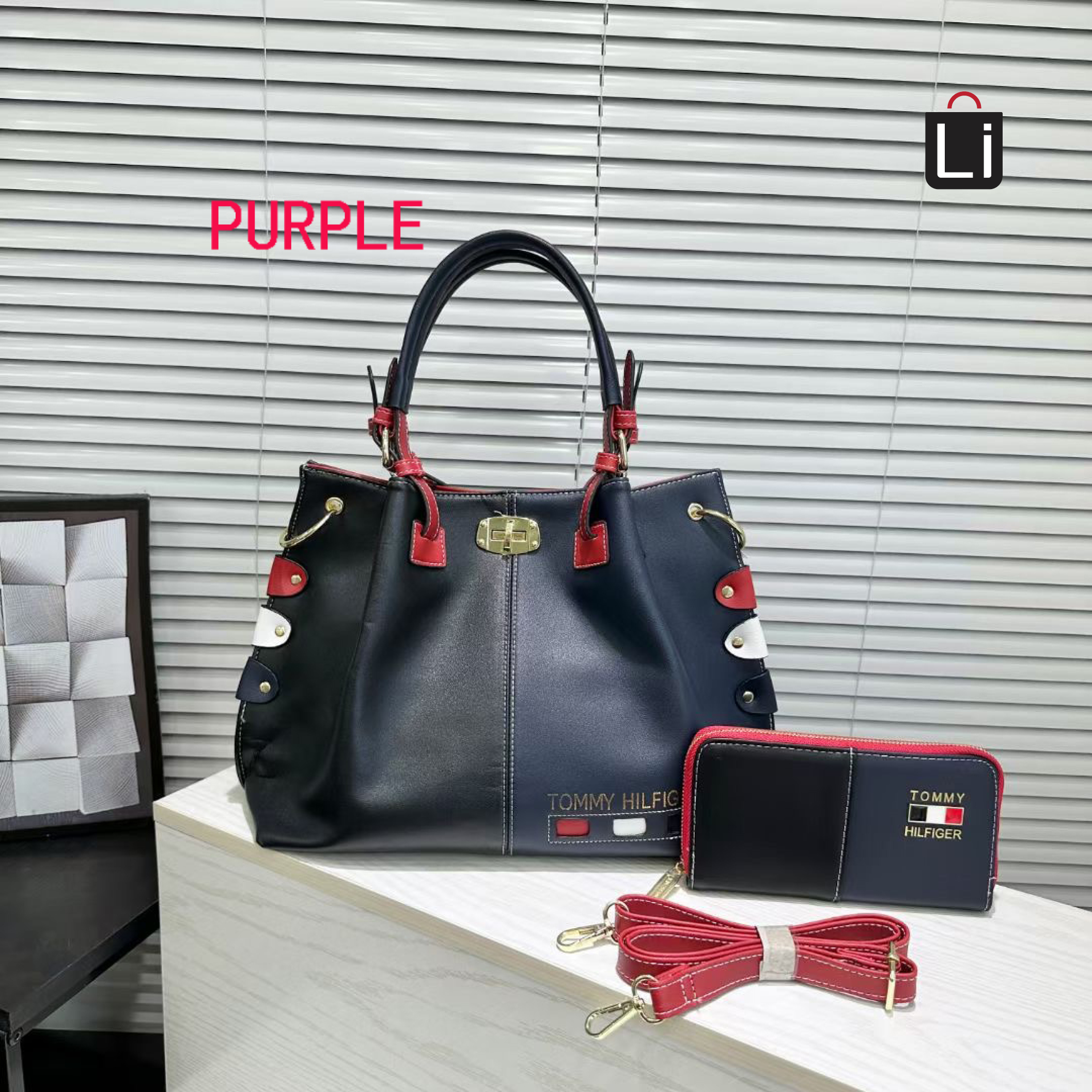 תיק טומי עם ארנק2.jpg