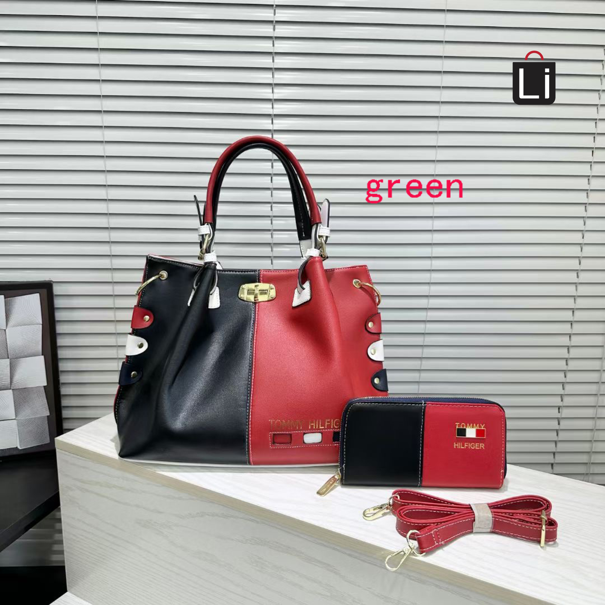 תיק טומי עם ארנק5.jpg