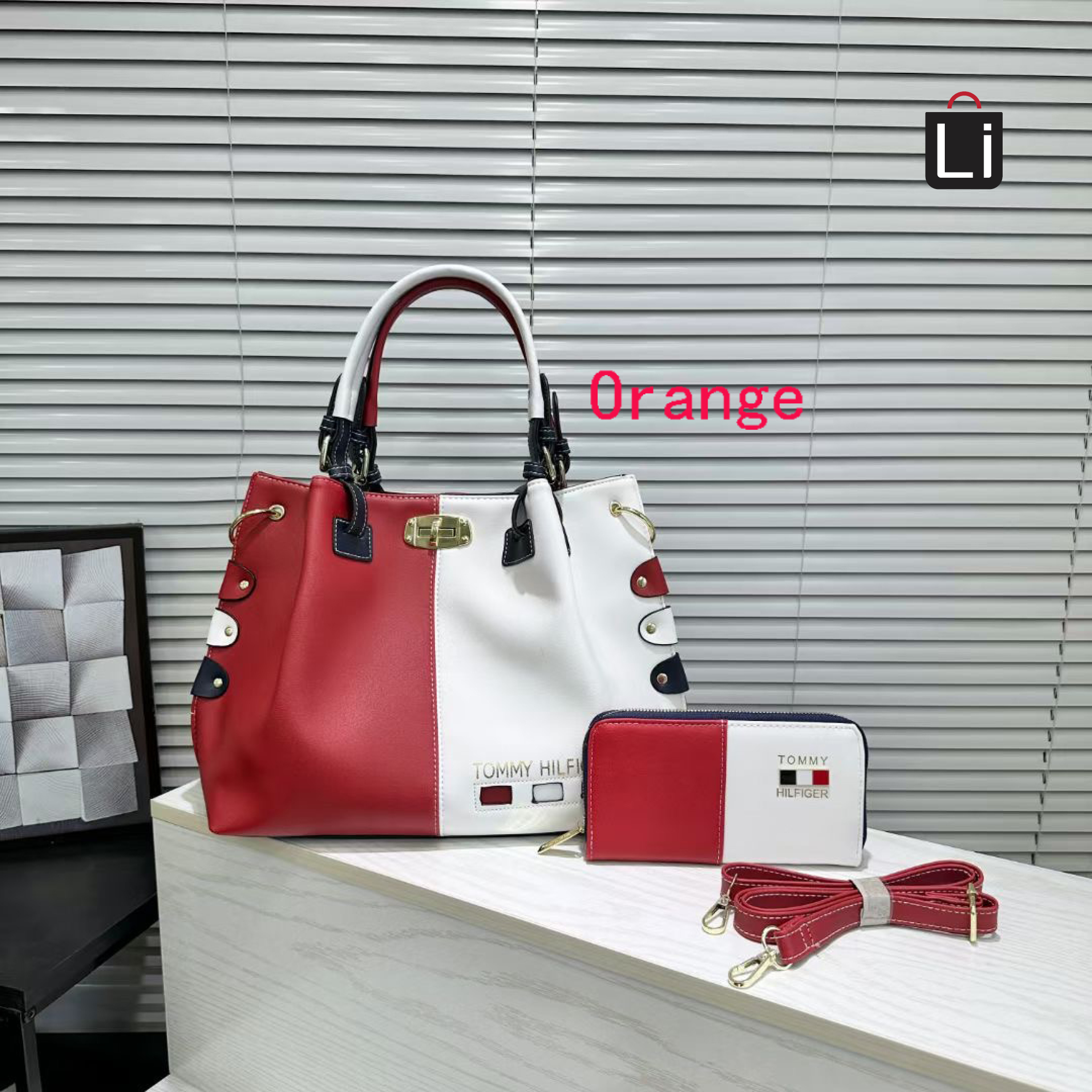 תיק טומי עם ארנק7.jpg