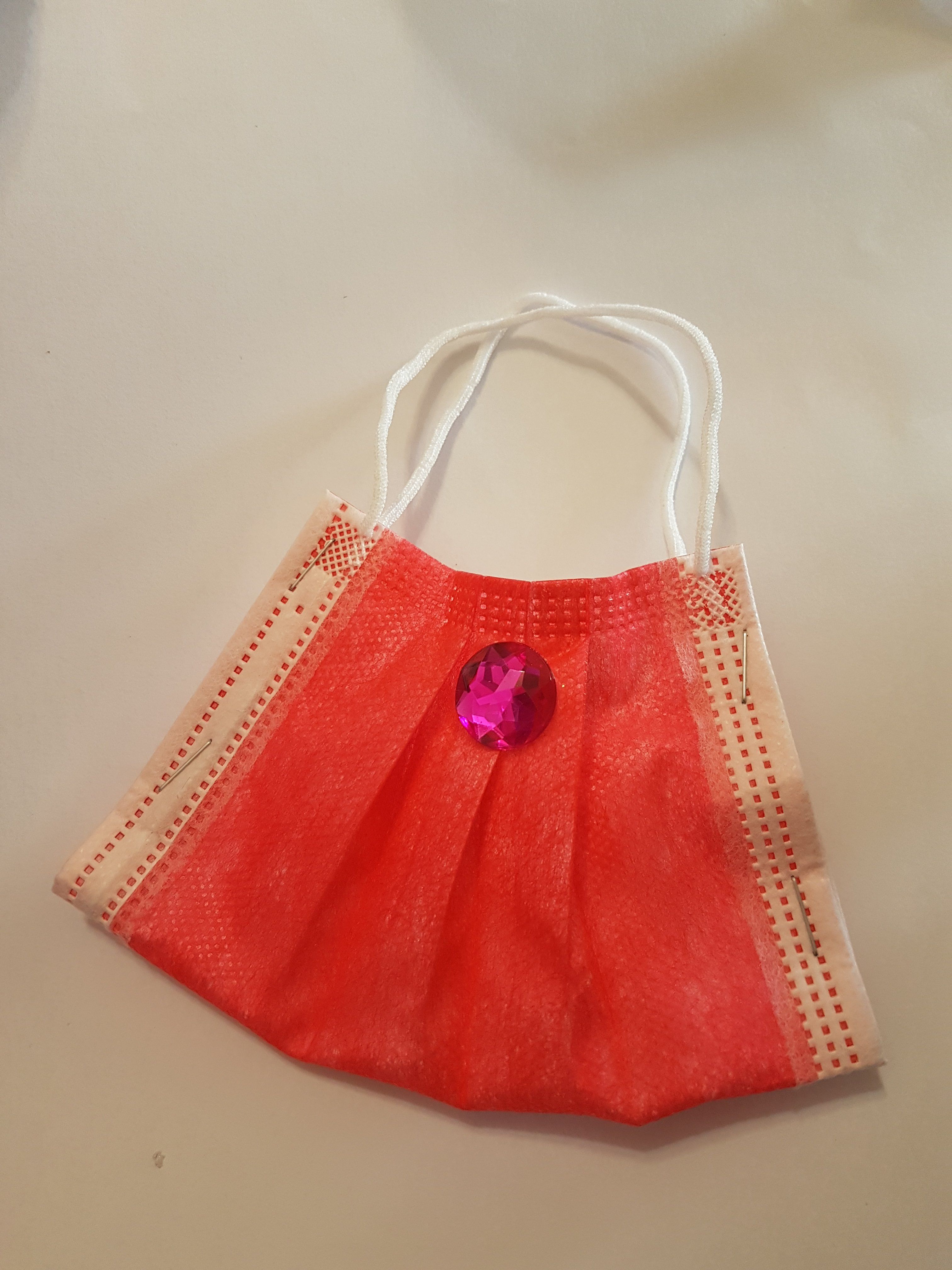 תיק ממסכה.jpg