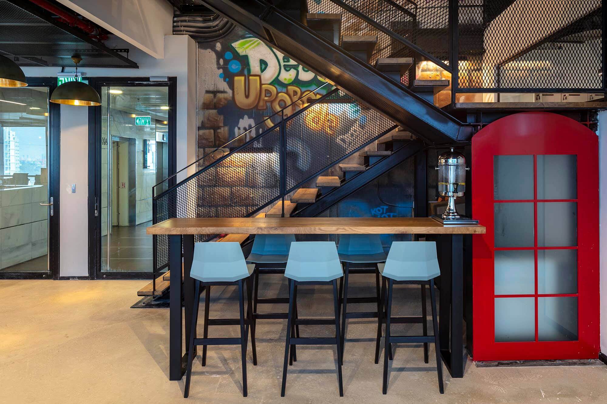 תמונה 3- work up.jpg