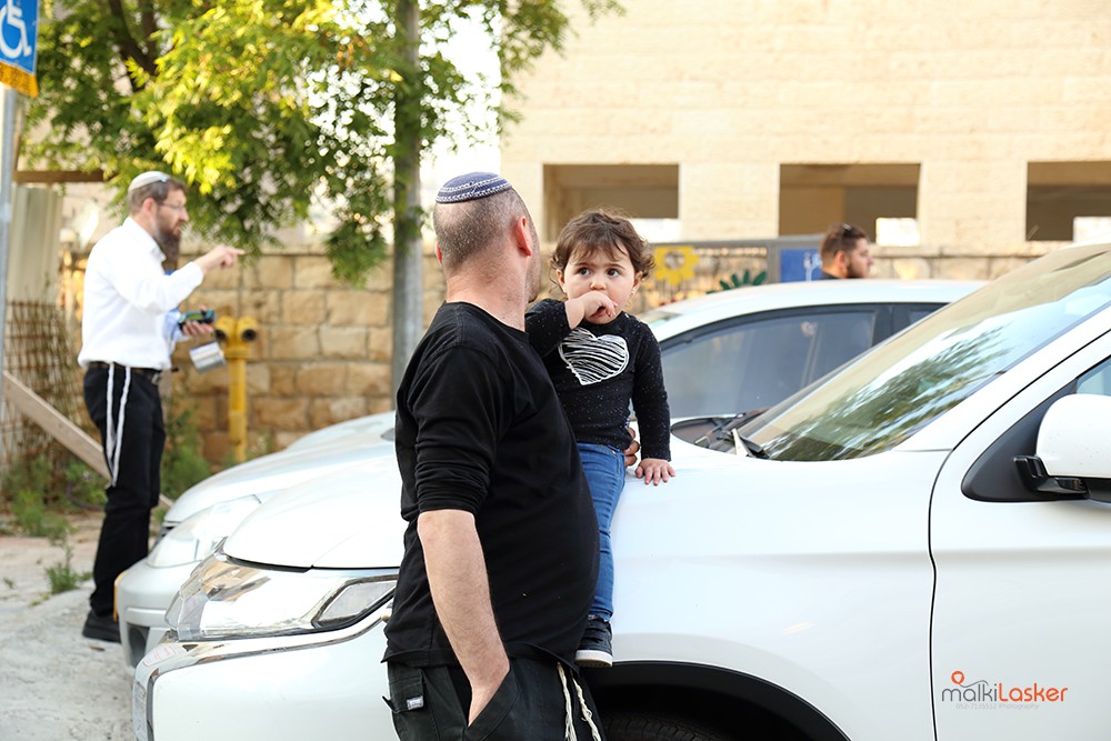 03 סתם אהבתי. אבא ובת. מחכים.jpg