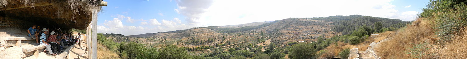 1500px-נאות_קדומים-חלב_ודבש.jpg