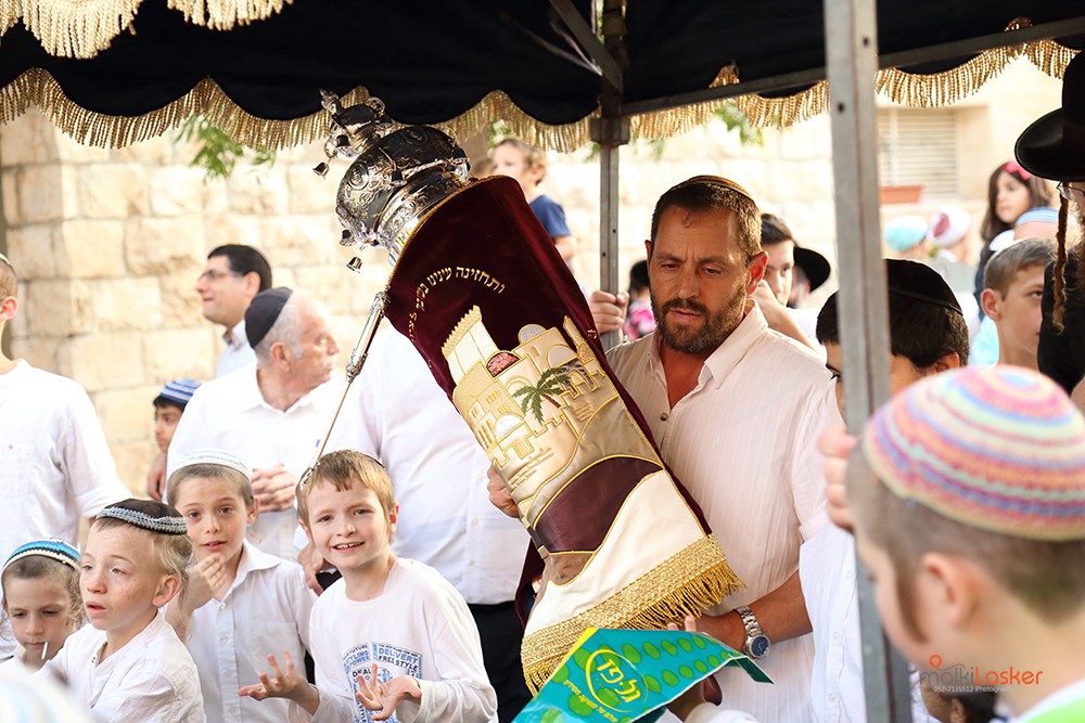 18 מבט למצלמה.jpg