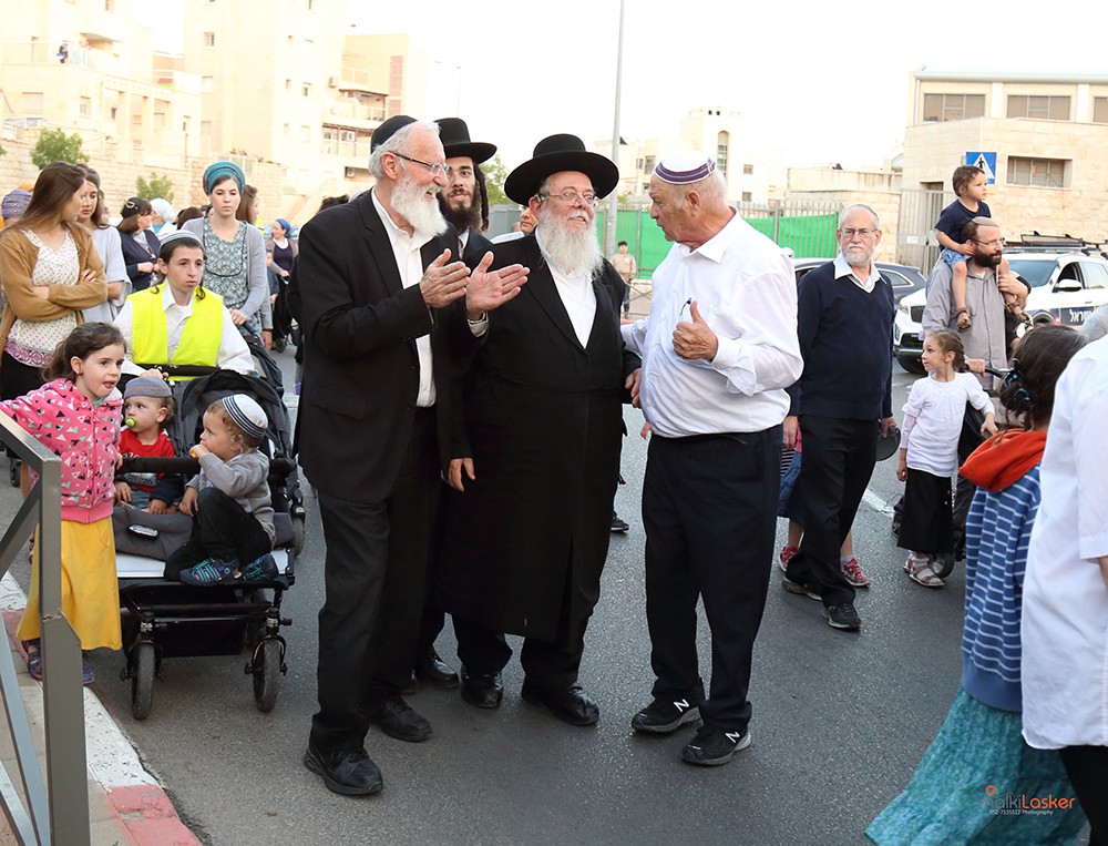 30 אין צורך במילים.jpg