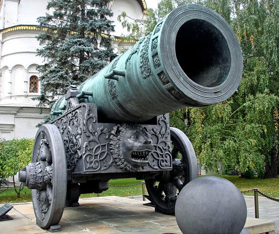 555x465px-Tsar_Cannon_15.jpg