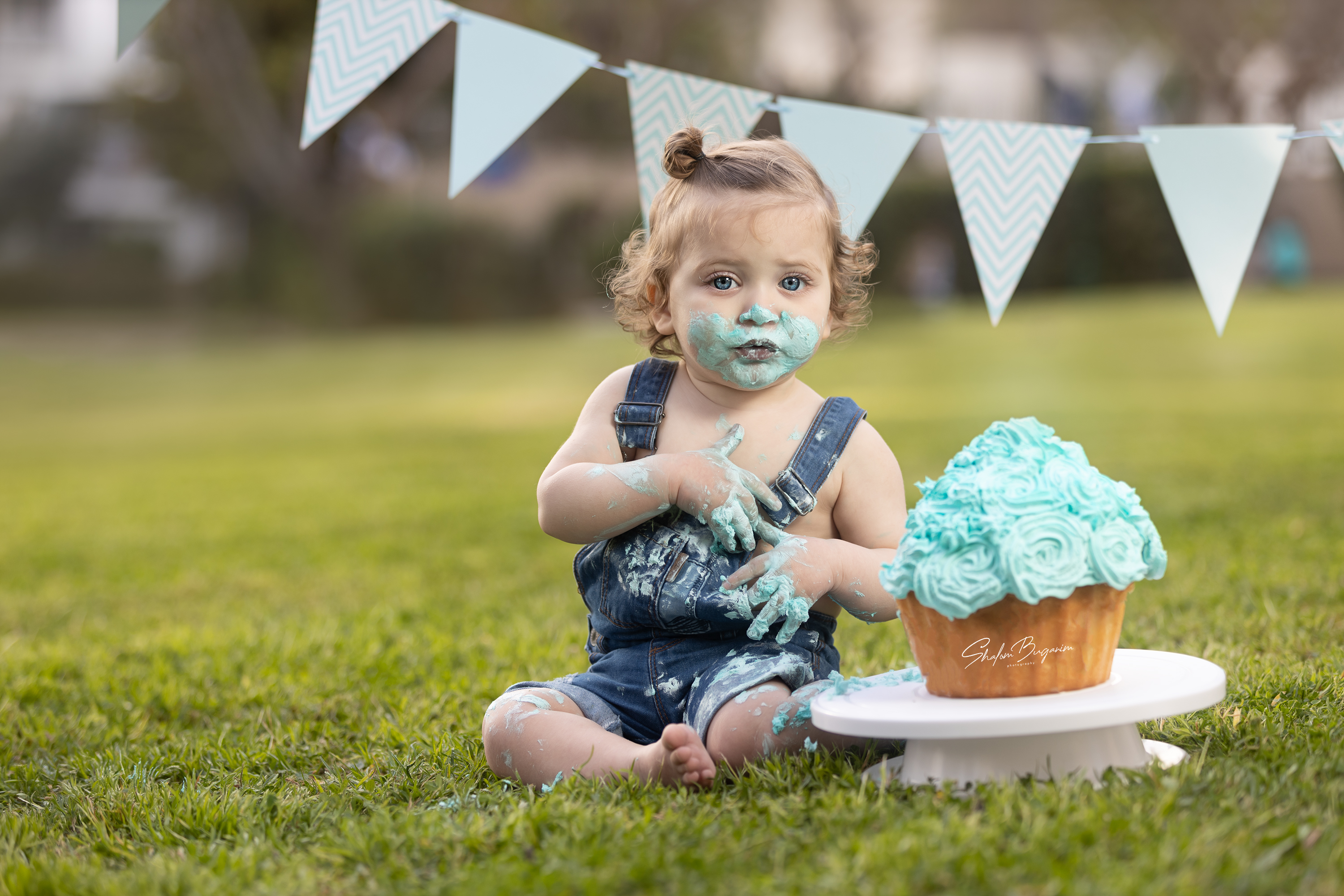 5M8A2075+מוקטן לוגו.jpg