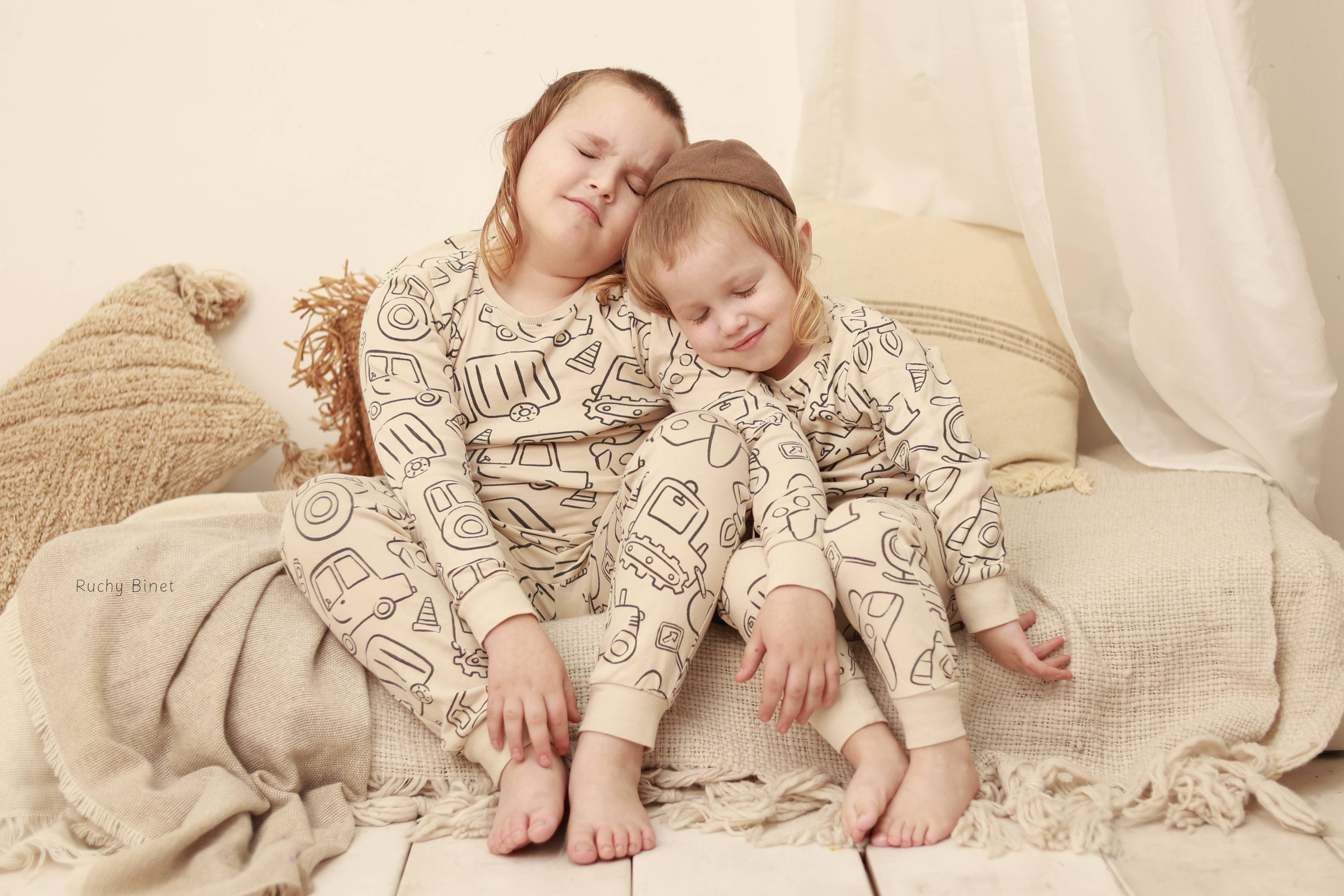 6D0A8988 copy חתימה.jpg