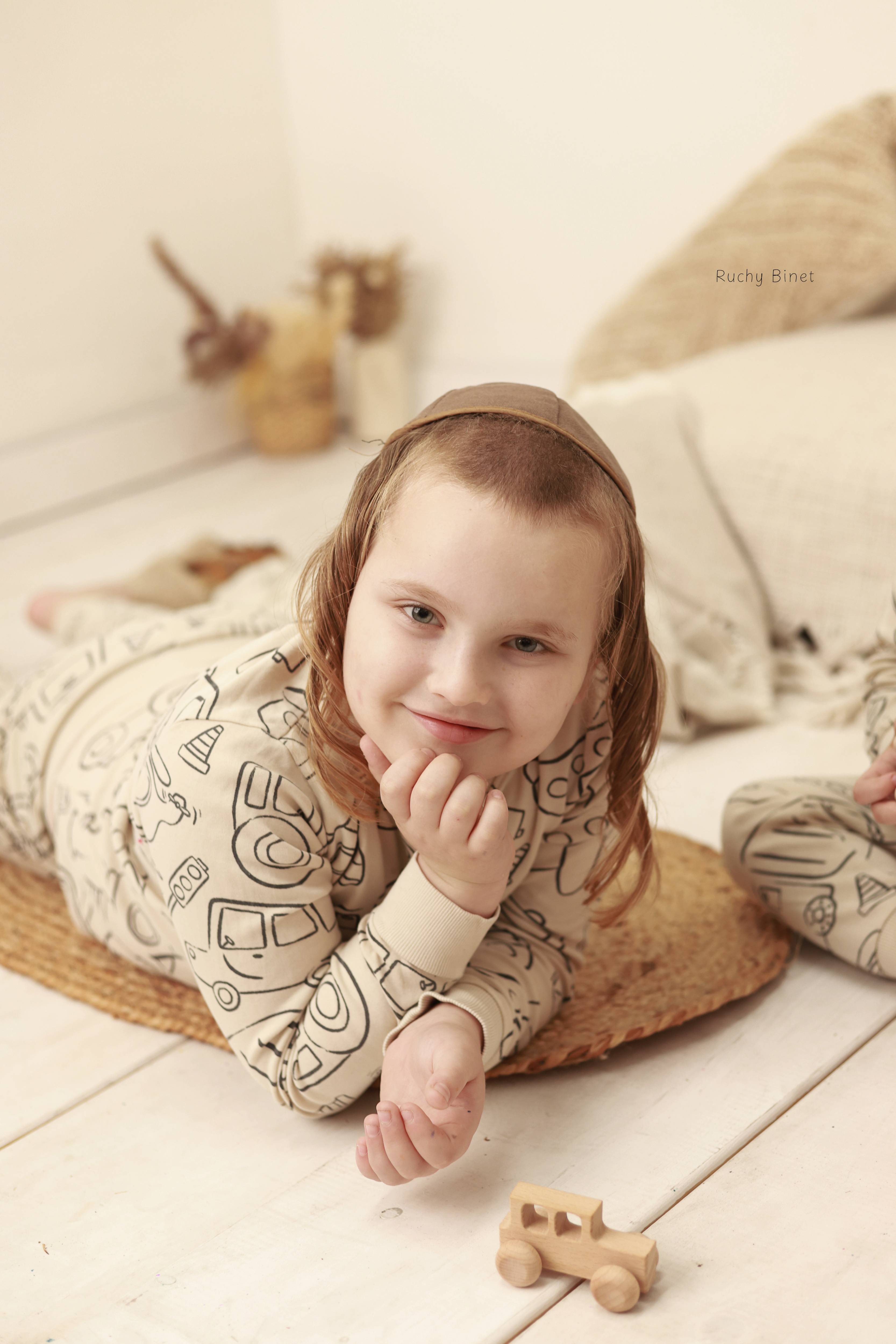 6D0A9019 copy חתימה.jpg