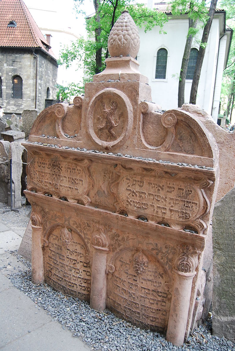 800px-Loew-rabin-tombstone.jpg