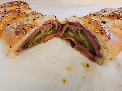 9f8d2fd2-bd22-438b-afc0-6efbe25eaf6c (Mobile).jpeg