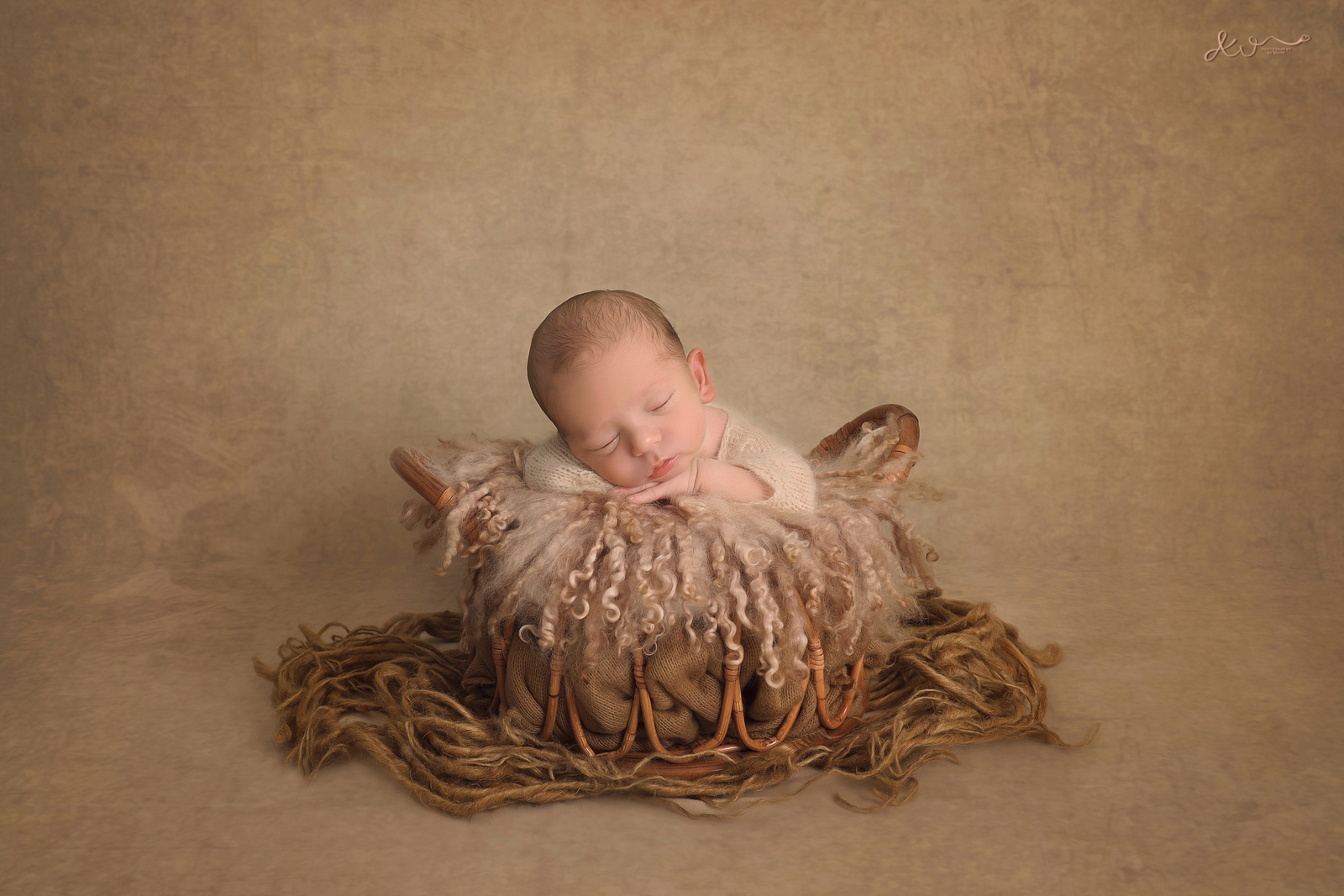 AYALA WEG NB 0548524765 (1).JPG