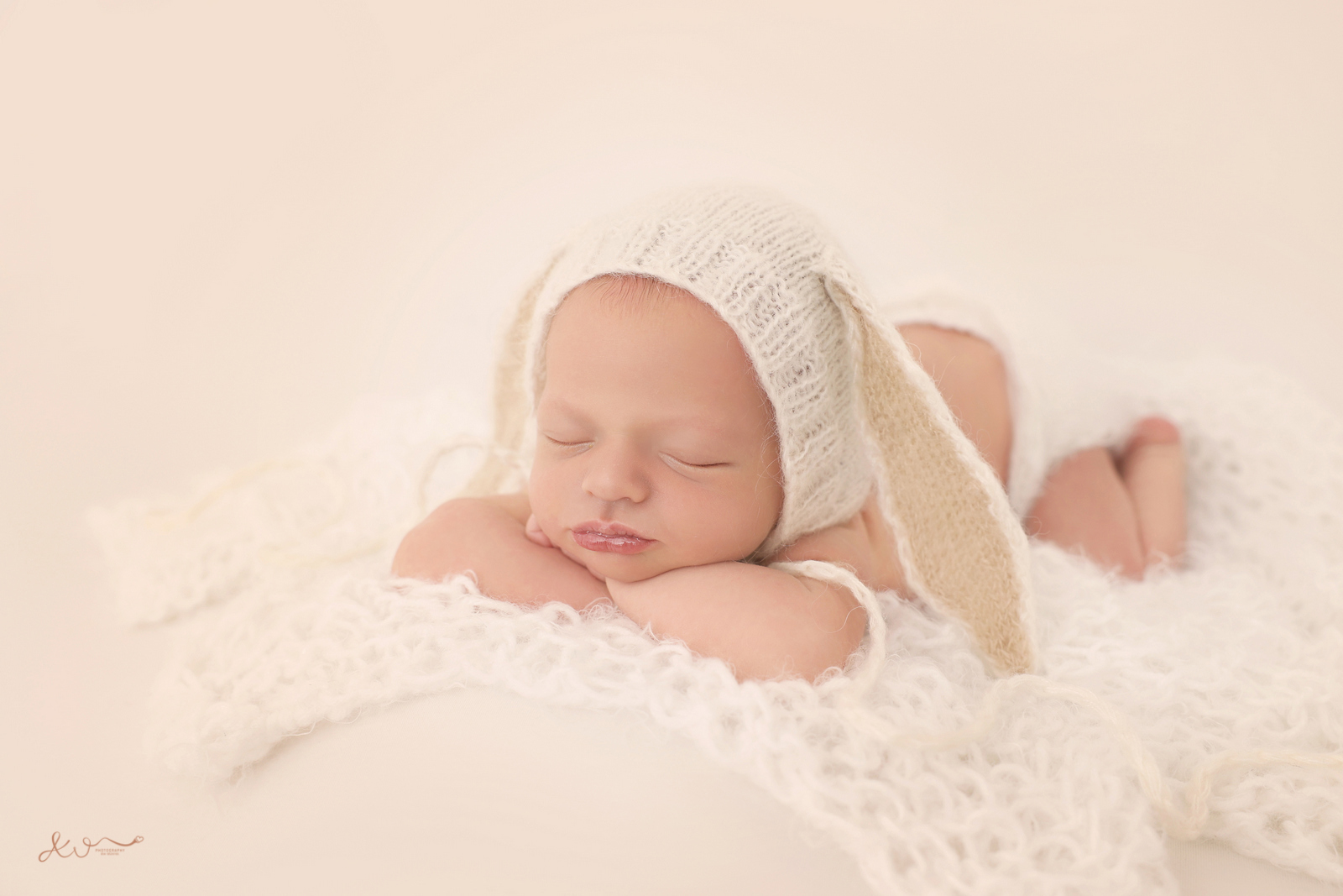 AYALA WEG NB (3).jpg