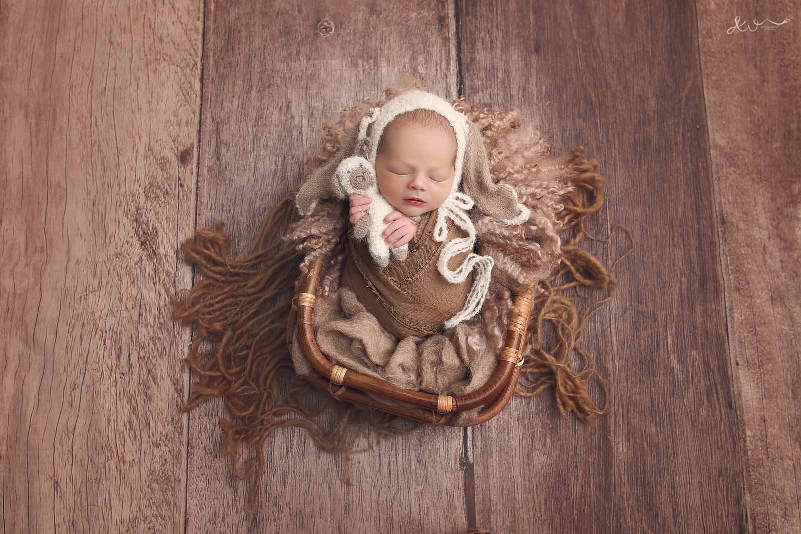 AYALA WEIG NB  (5).JPG