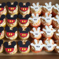 c95646836e4a51f8dce852f1f2bdbf7f--mickey-mouse-cupcakes-frozen-cupcakes.jpg