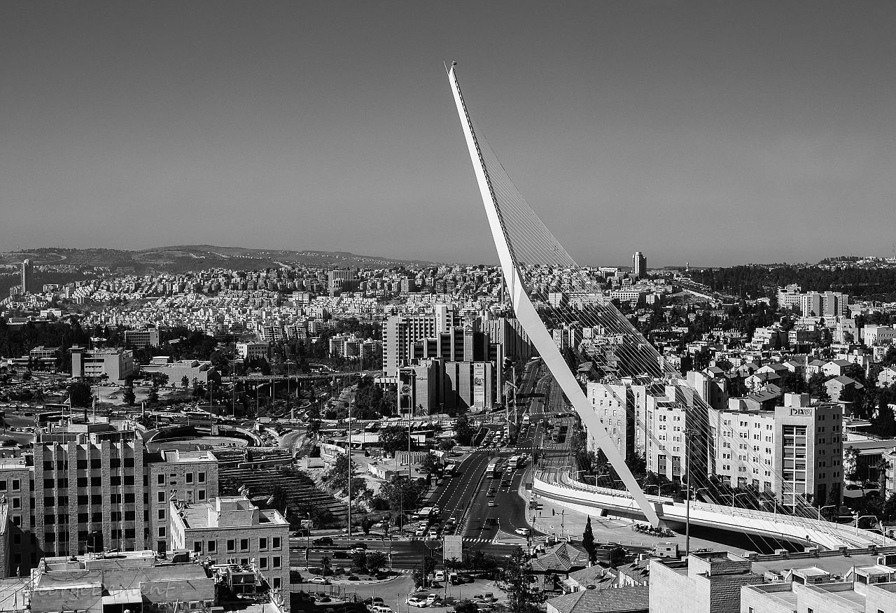 Calatrava_Bridge_in_Jerusalem_(18995810918).jpg