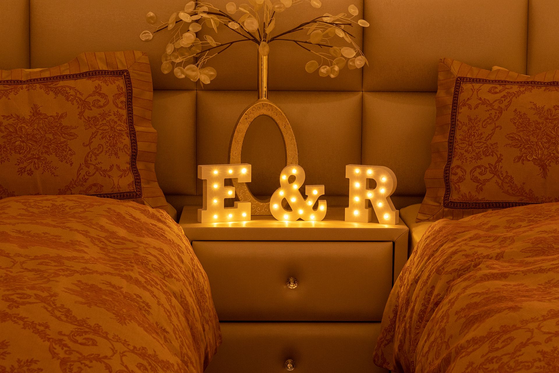 E+R2.jpg
