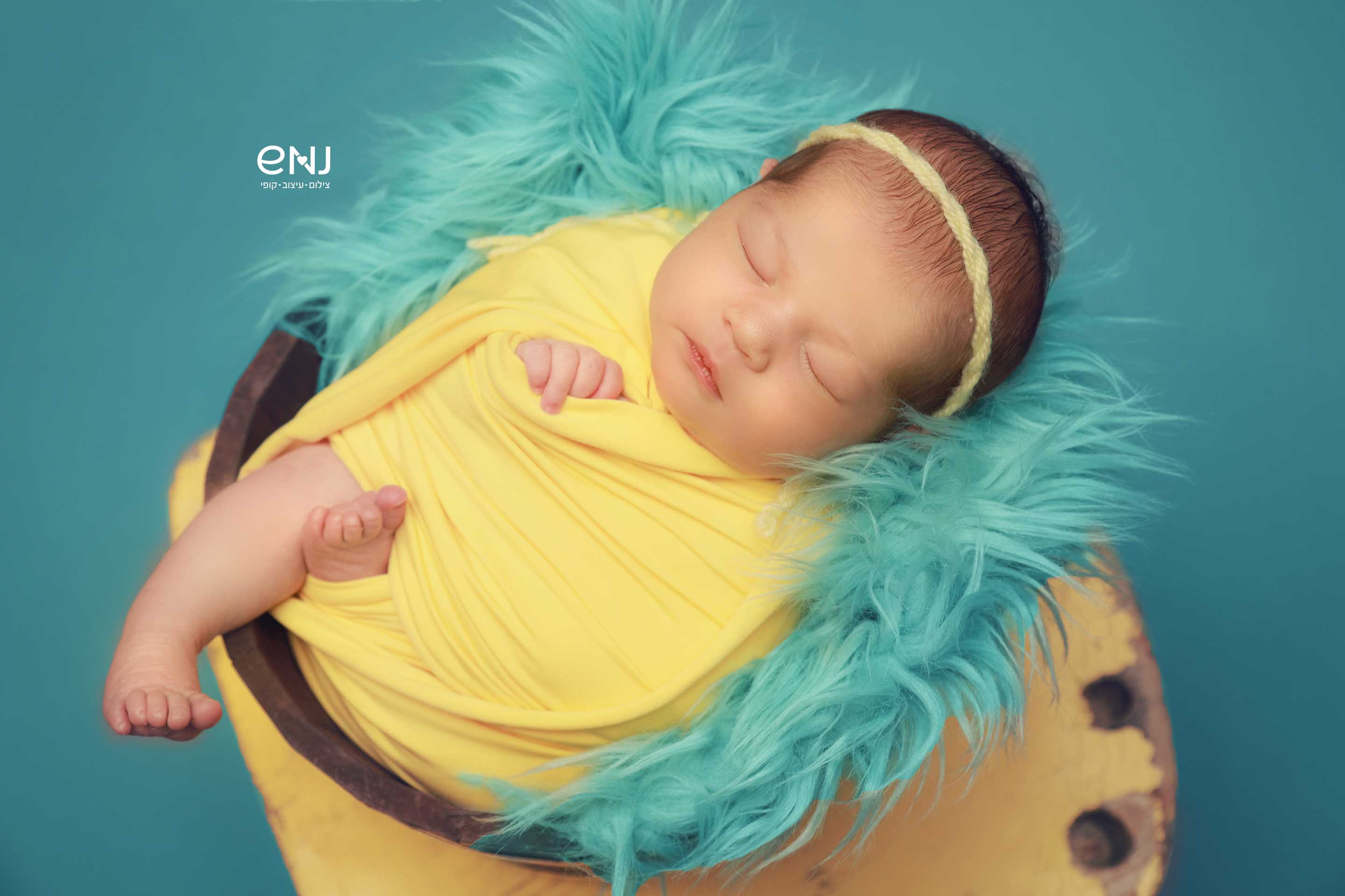 IMG_2956נמוך לוגו.jpg