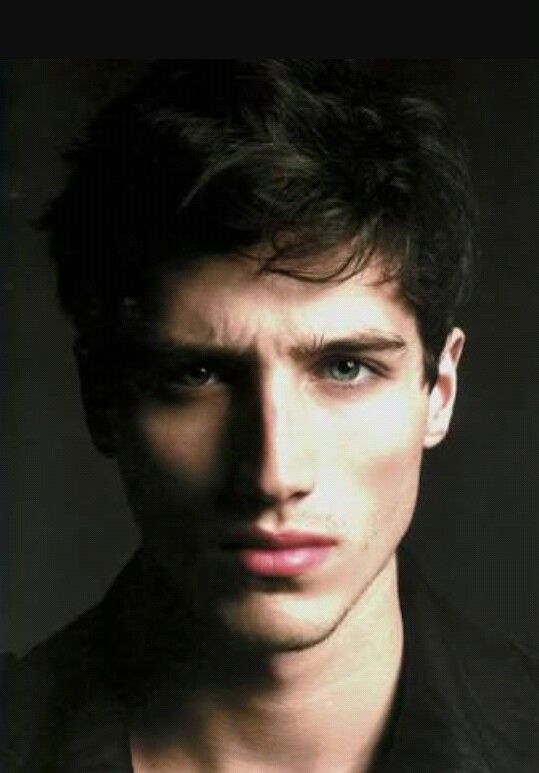 Levi_Icarus Novikov.jpg