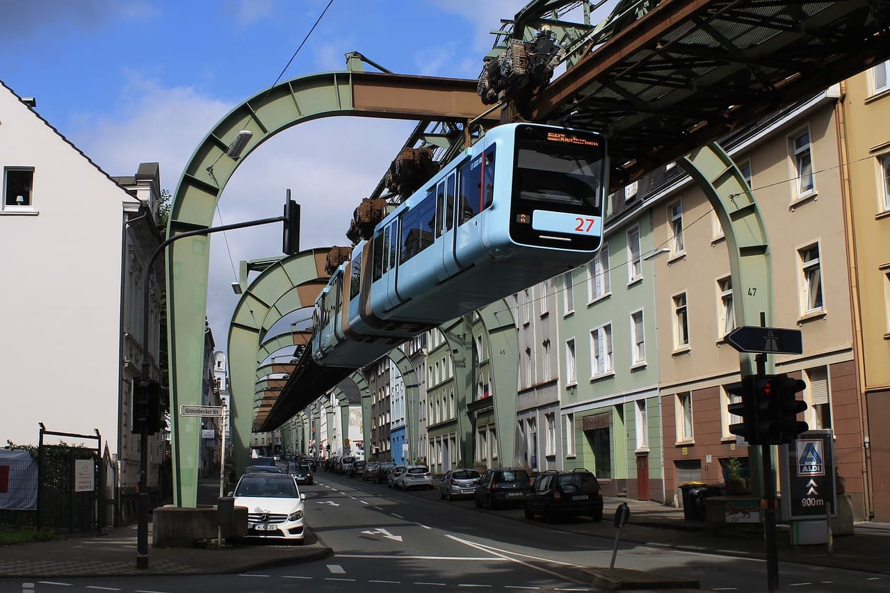 monorail-7358500_1280 (1).jpg