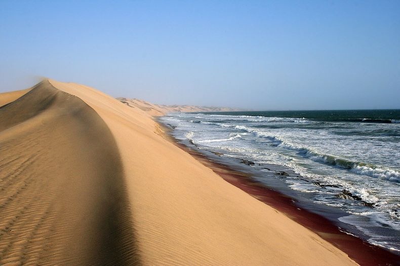 namib-desert-meets-sea-9[2].jpg