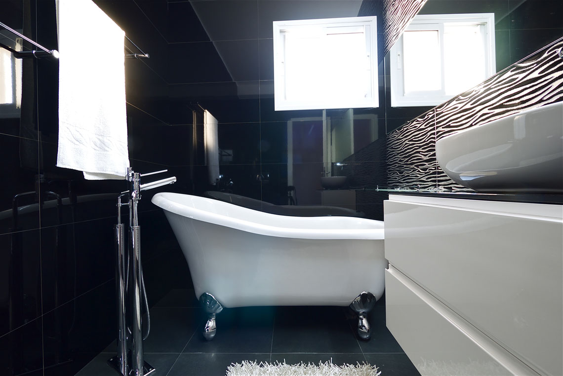 Queen-of-the-Bathtub-3-1.jpg