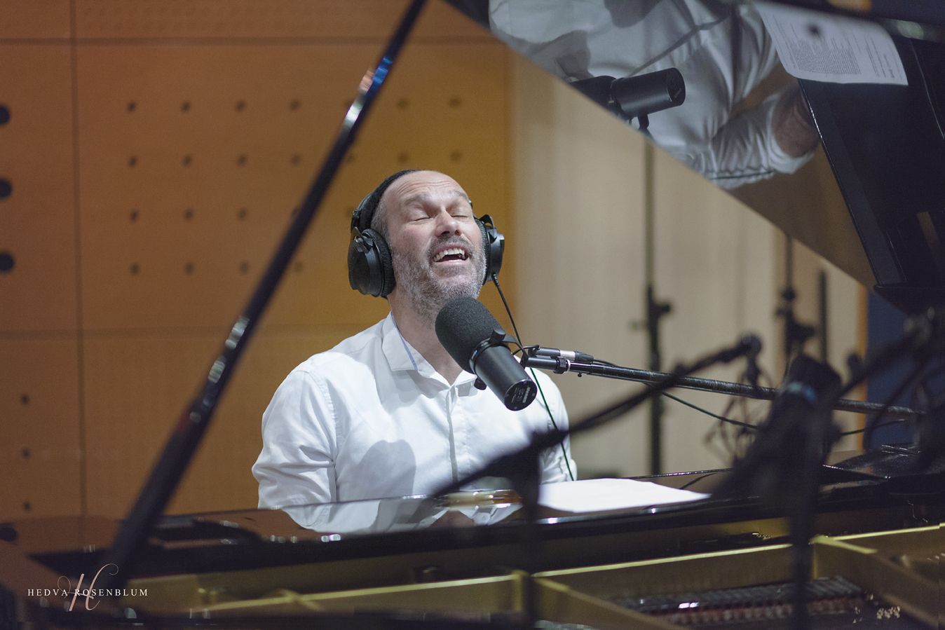 RAZEL מוקטן (2).jpg