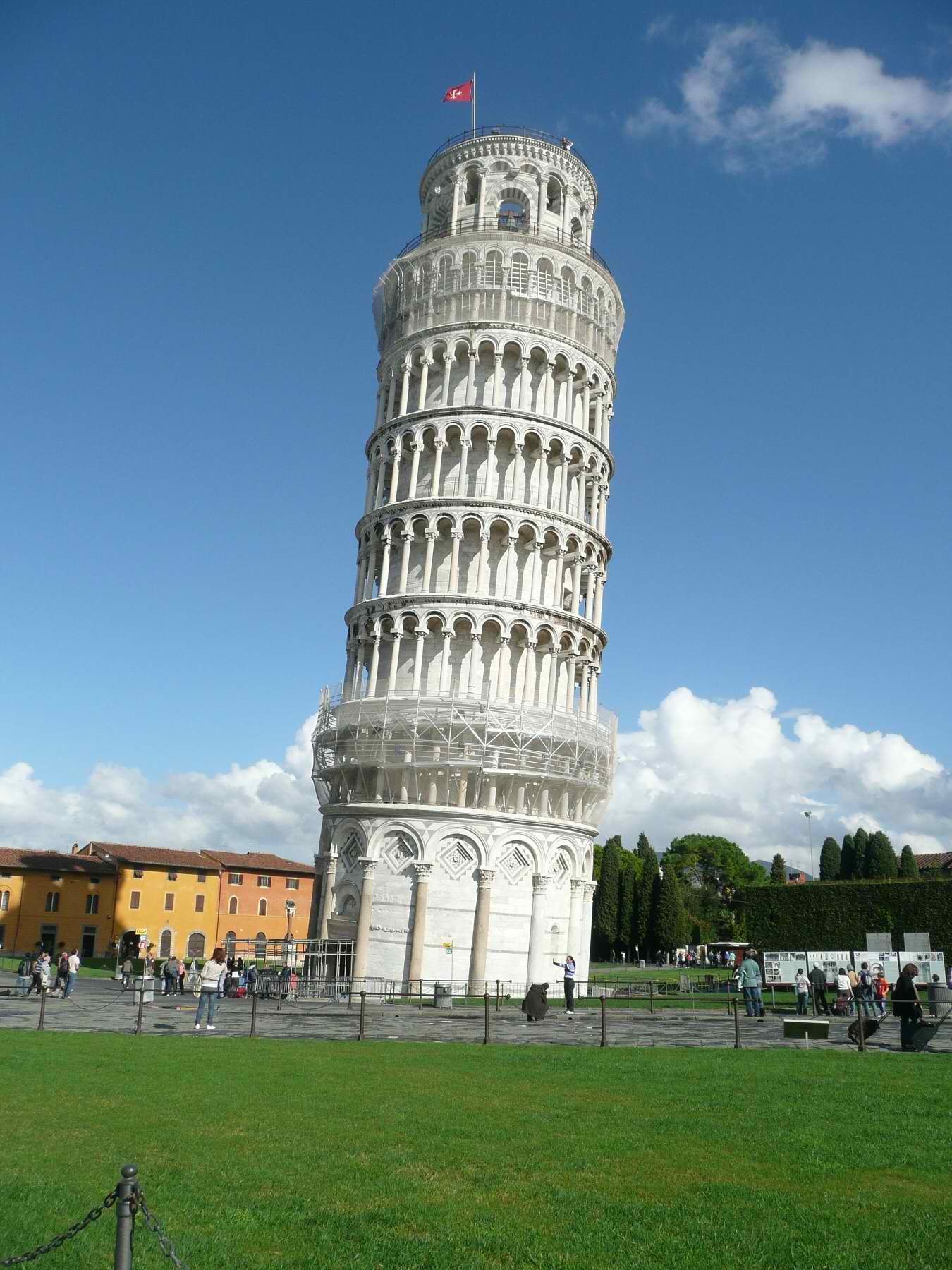 Torre-pendente-di-Pisa-Italy.jpg