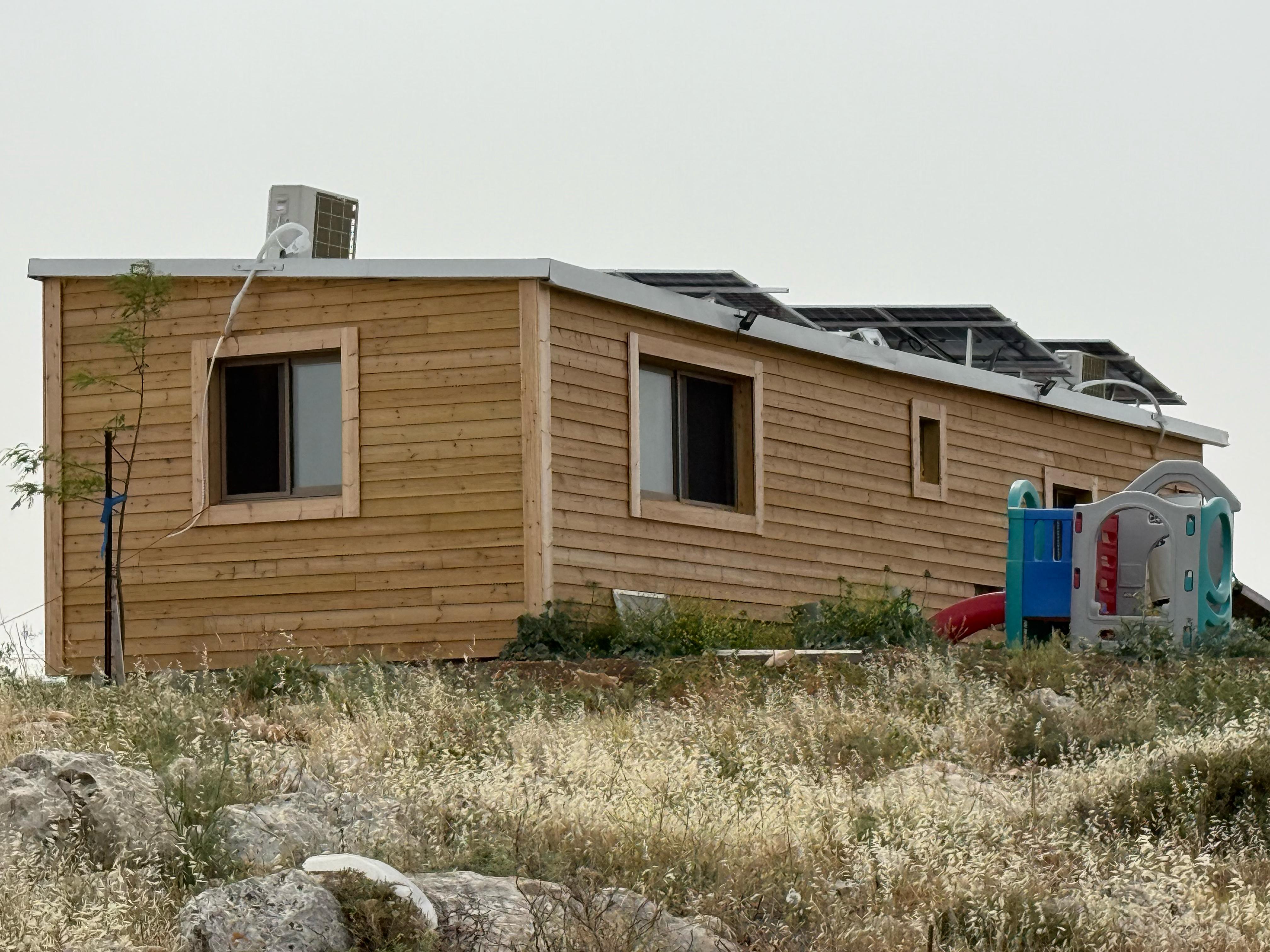 WhatsApp Image 2025-04-24 at 16.14.12_961cf7a0.jpg