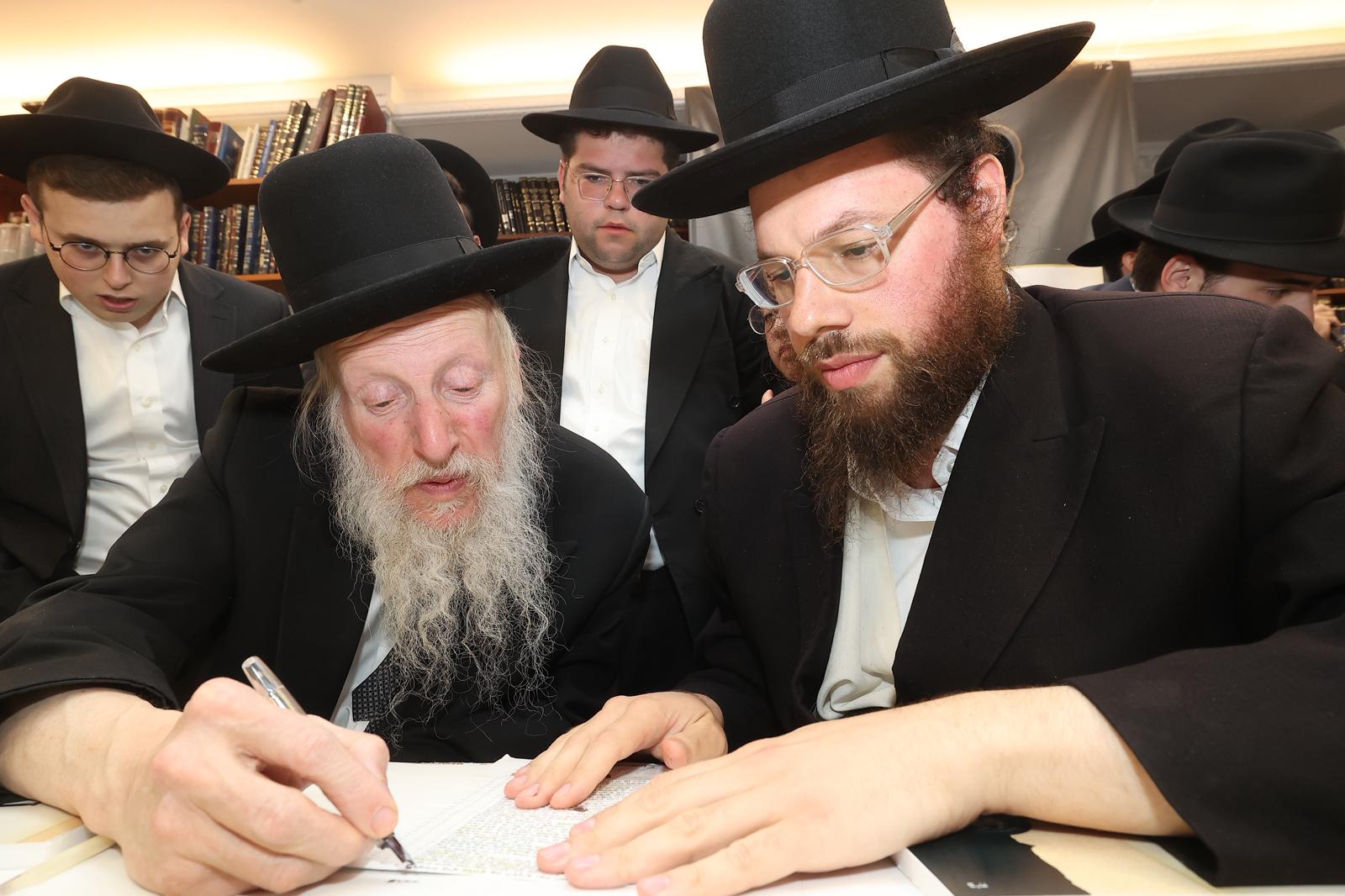 WhatsApp Image 2025-11-03 at 09.17.54 (7).jpeg