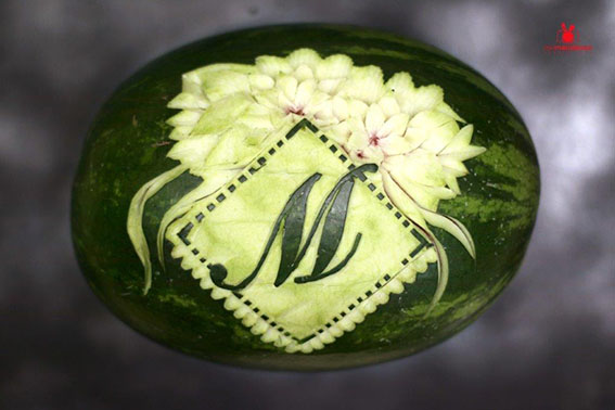 אבטיח מגולף