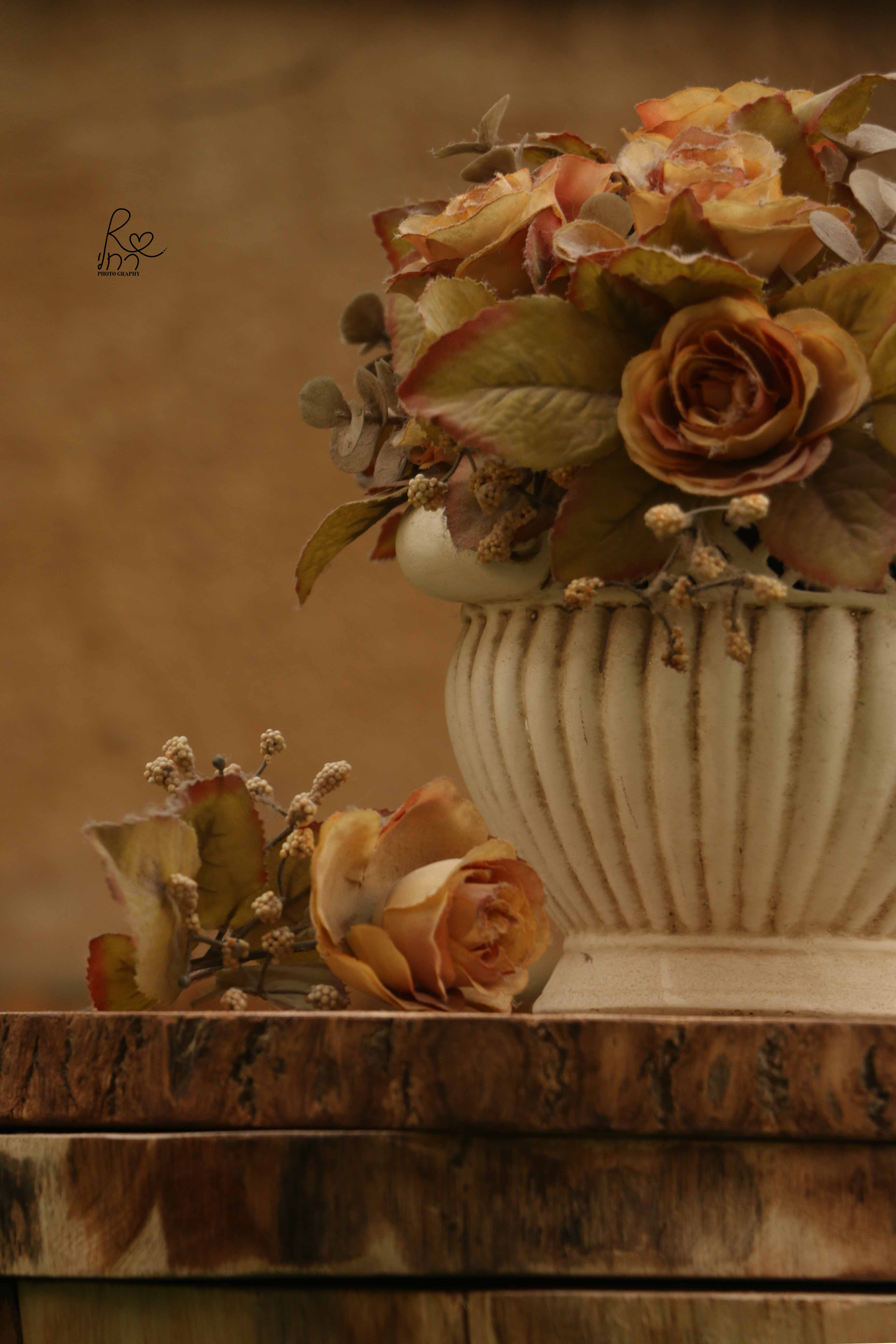 אגרטל ופרחים