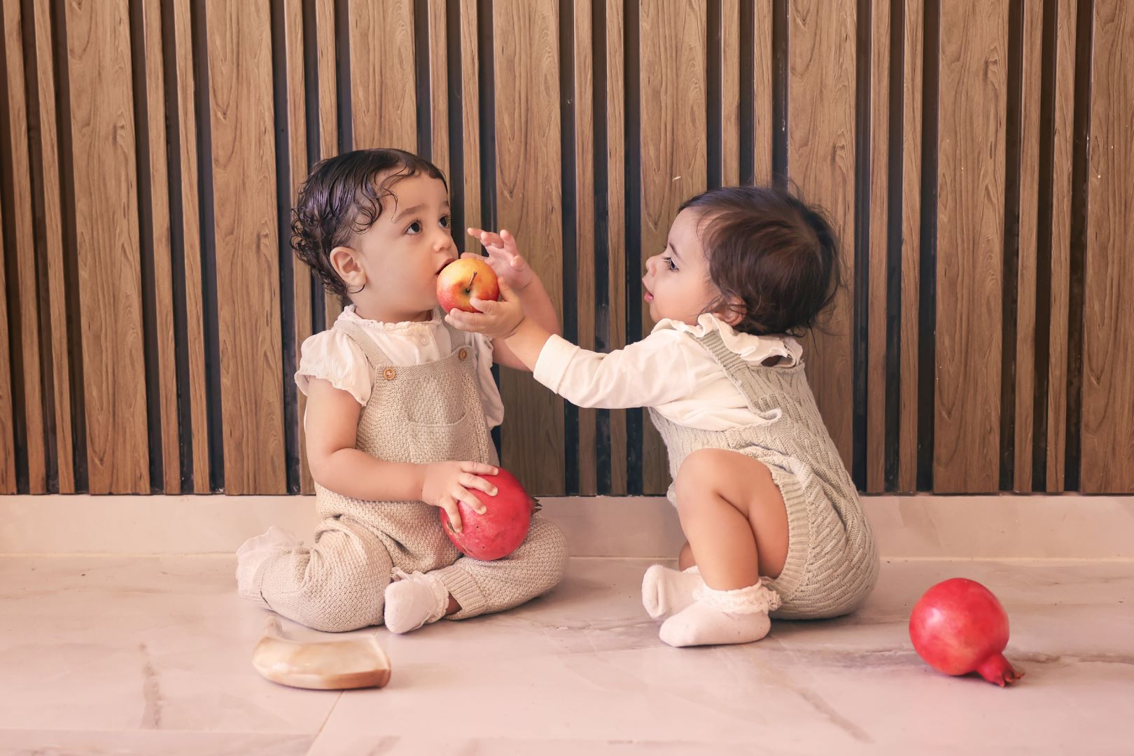 אדל גניש פוטוגניש (2).jpg