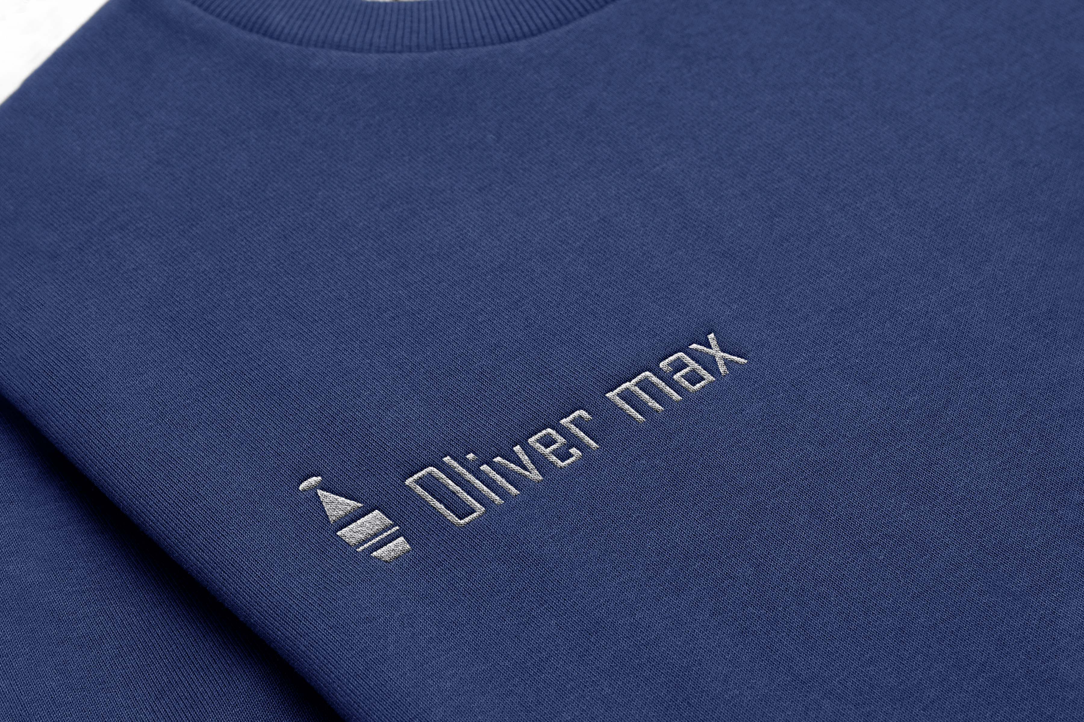 אוליבר חולצה.jpg