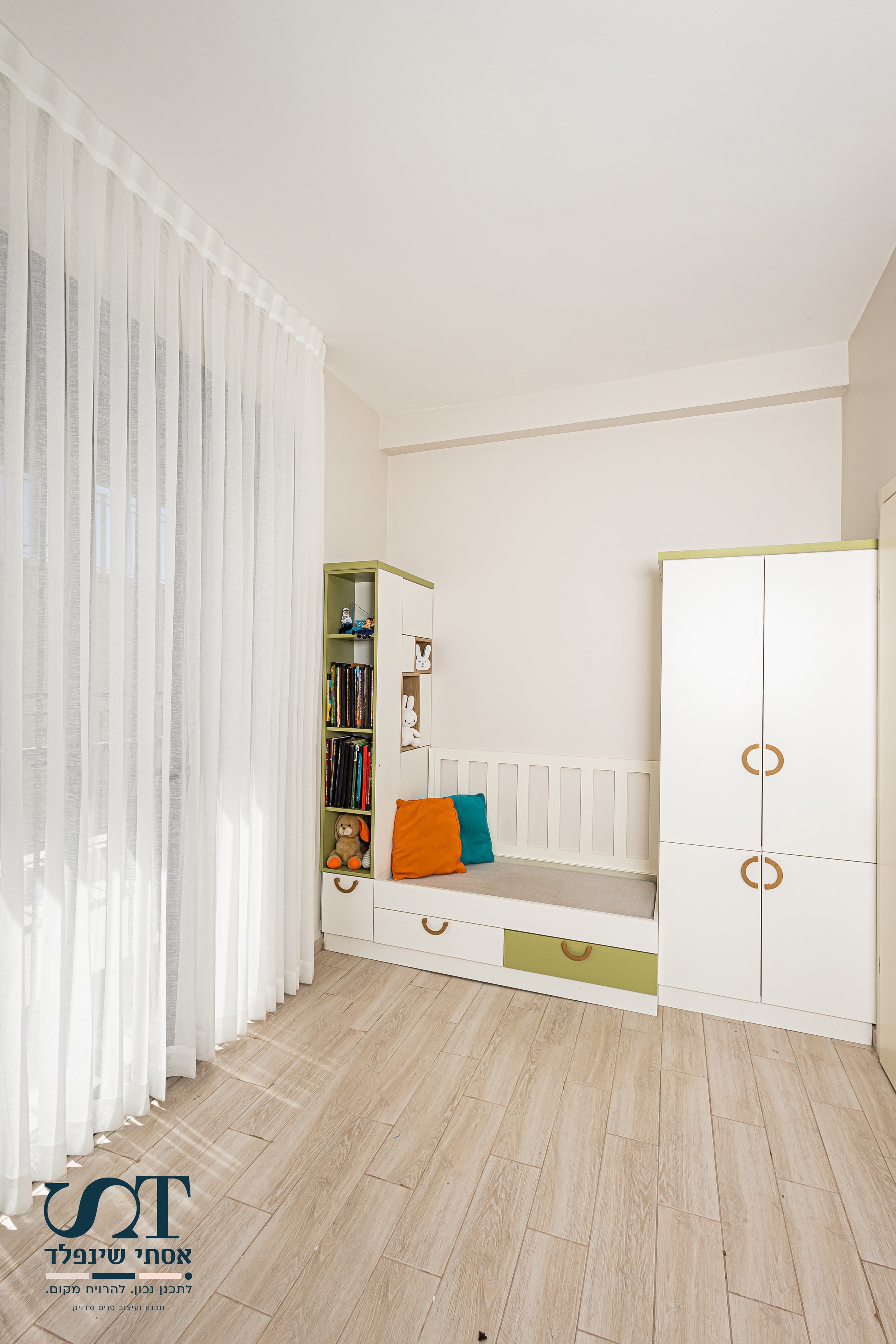 אזור משחקים וקריאה.jpg