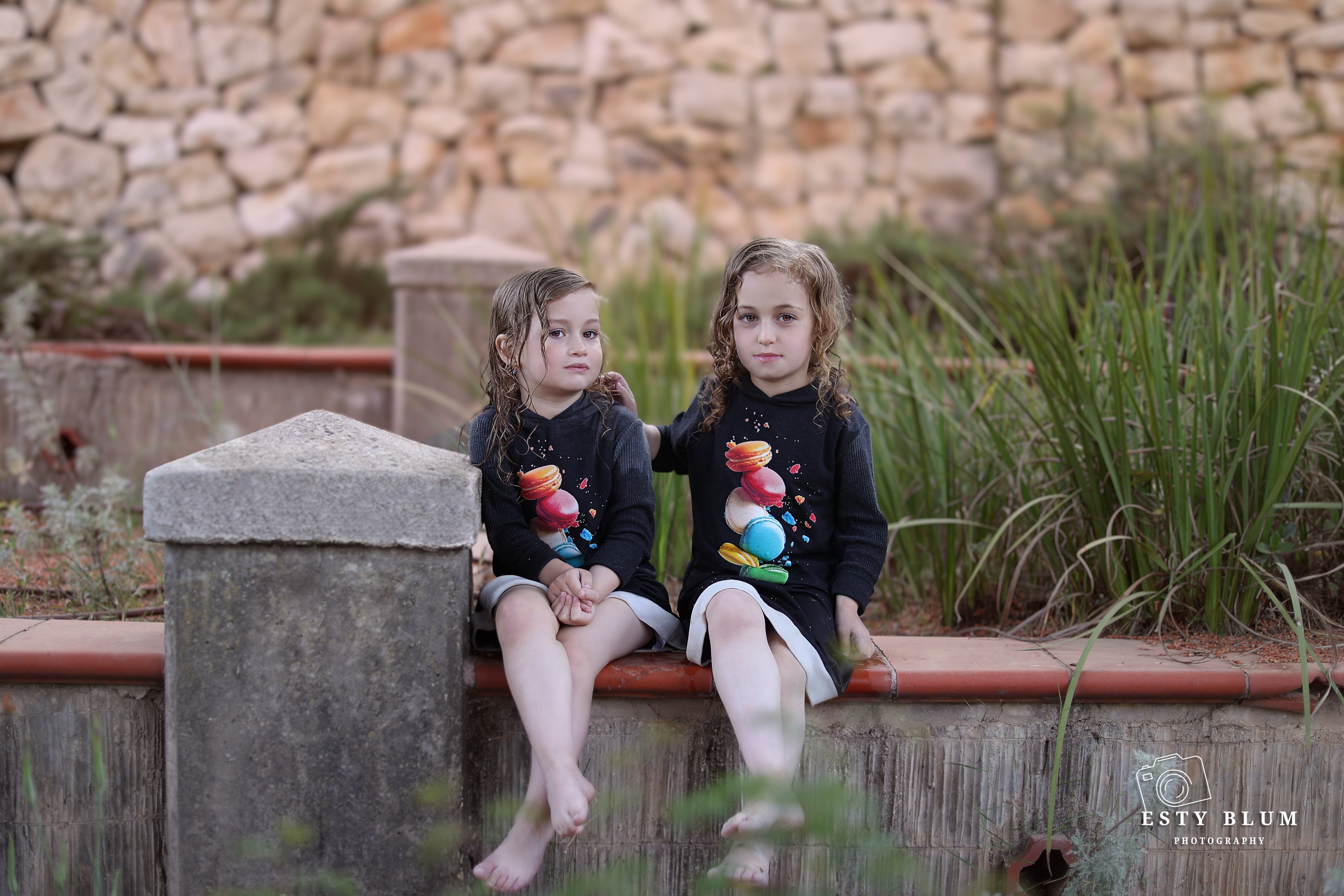 אסתי בלום צילומי חוץ (A7) - אחיות