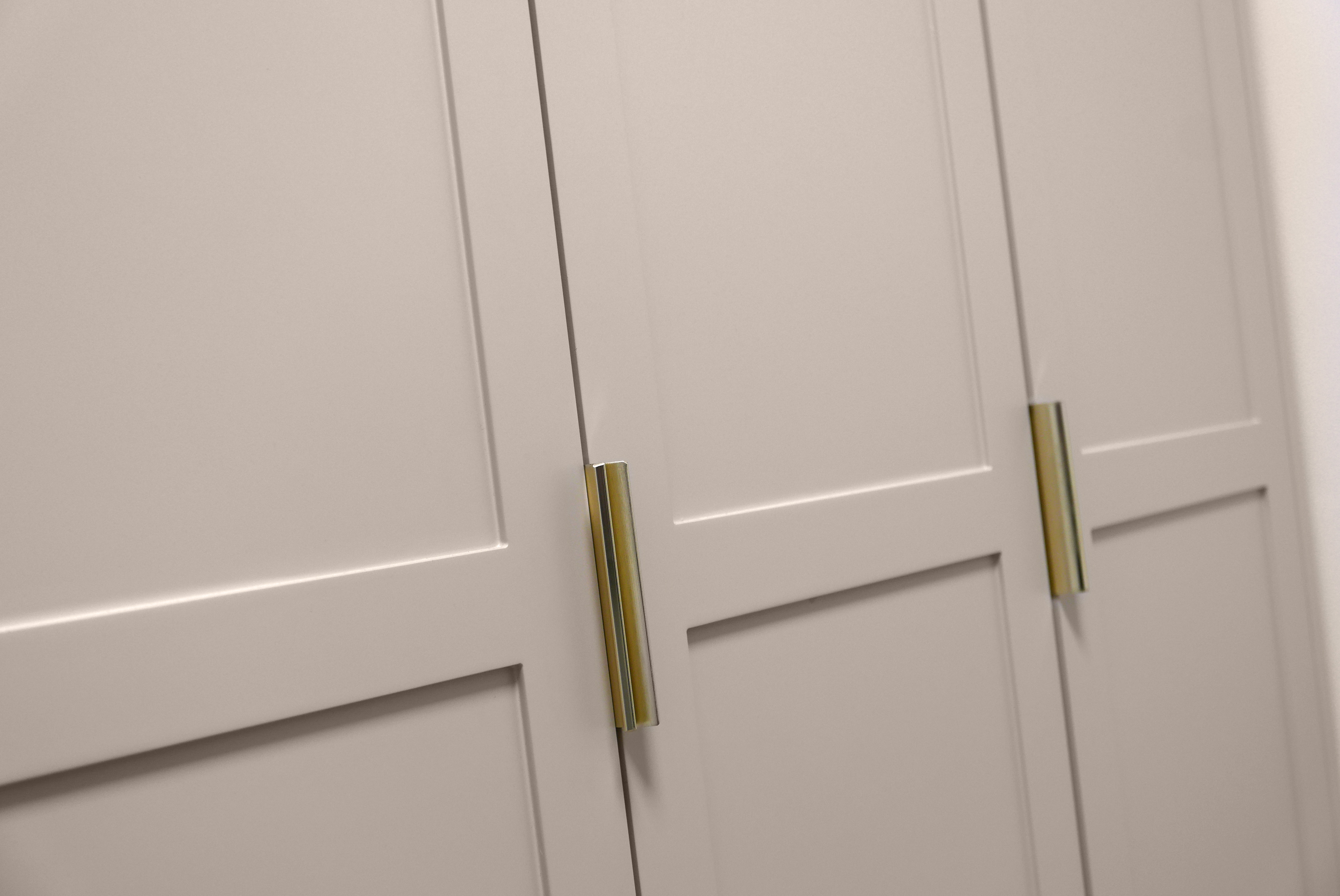 ארון חדר אורחים.JPG