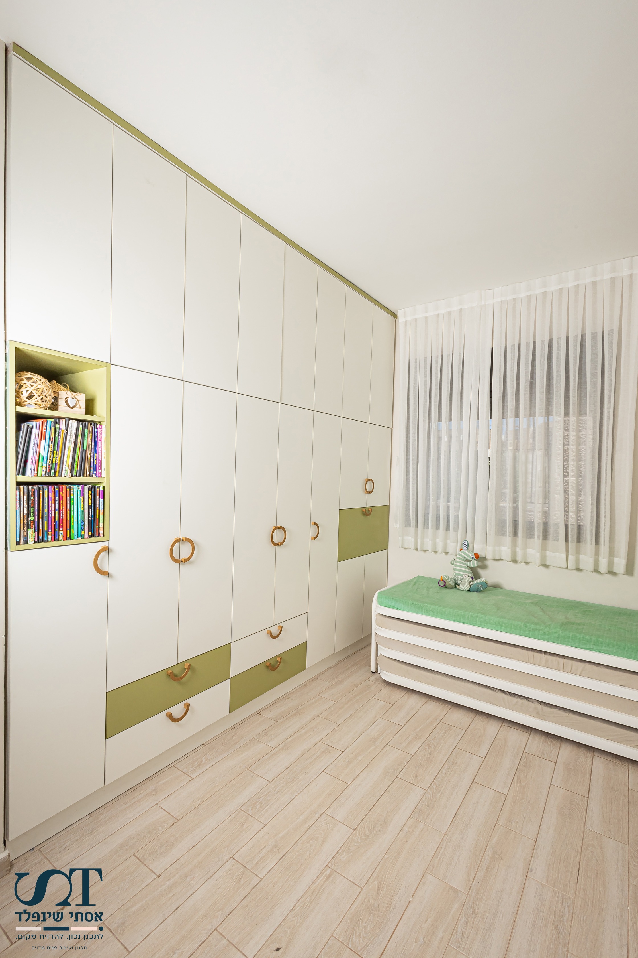 ארון חדר ילדים.jpg