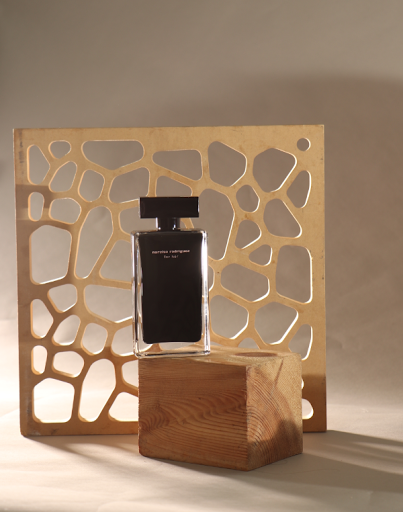 בושם-צילום אוירה