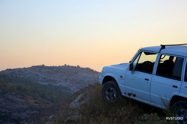 בשקיעה ליד מבוא חורון