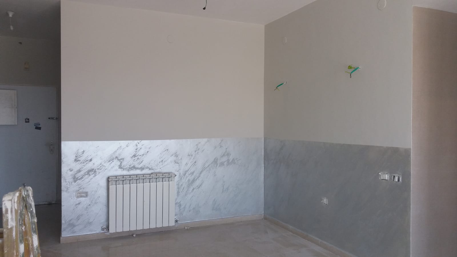 גם הקירות קיבלו צבע צורה - כל חדר והייחודיות שלו, לבחור/הדייר המיוחד שלו