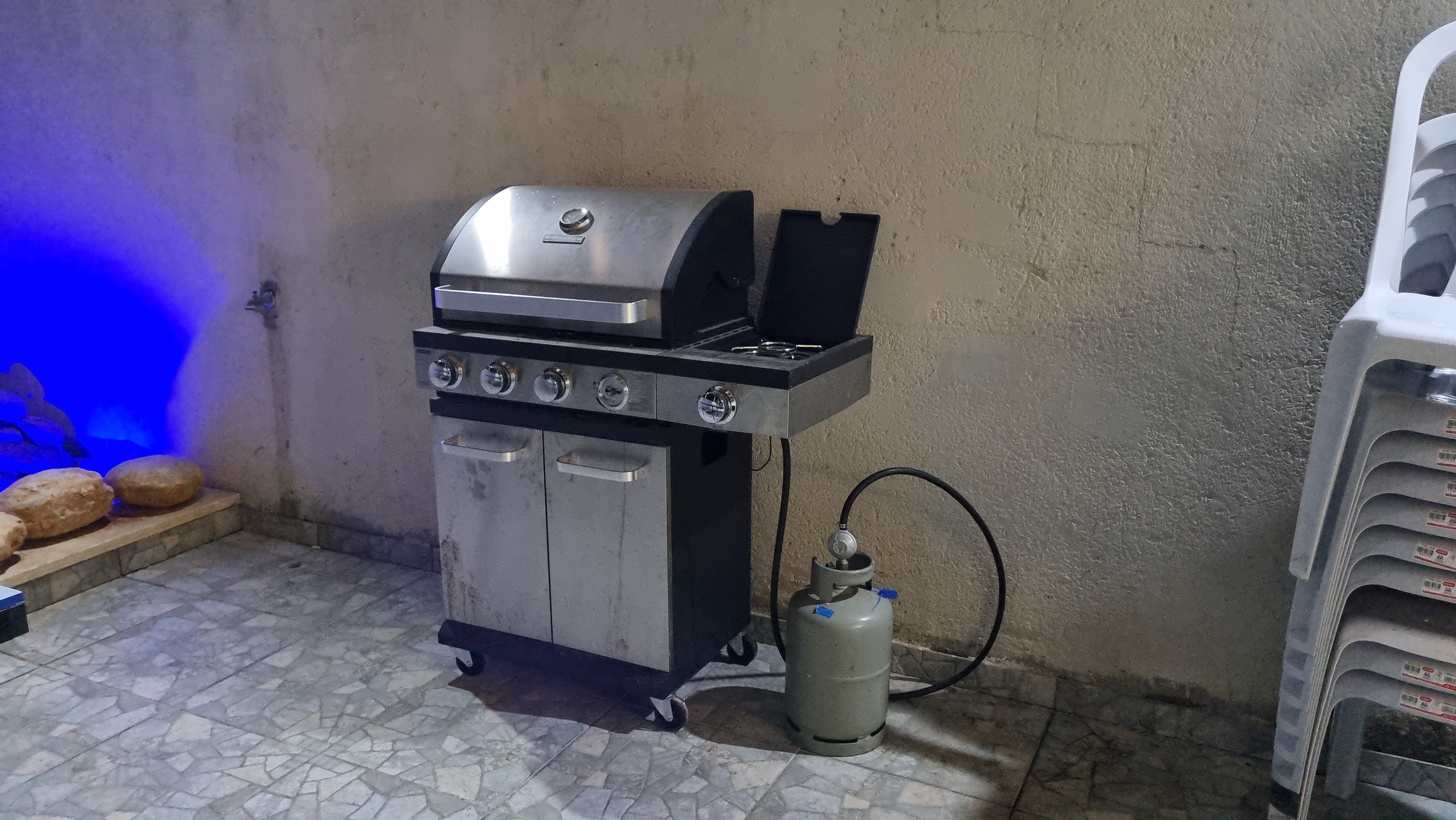 גריל גז ומנגל פחמים