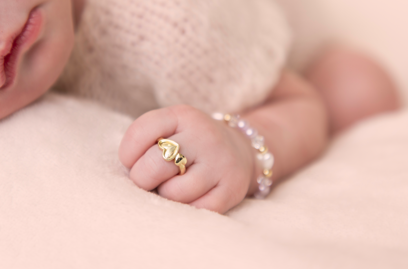 דינה ברגמן 0527615060