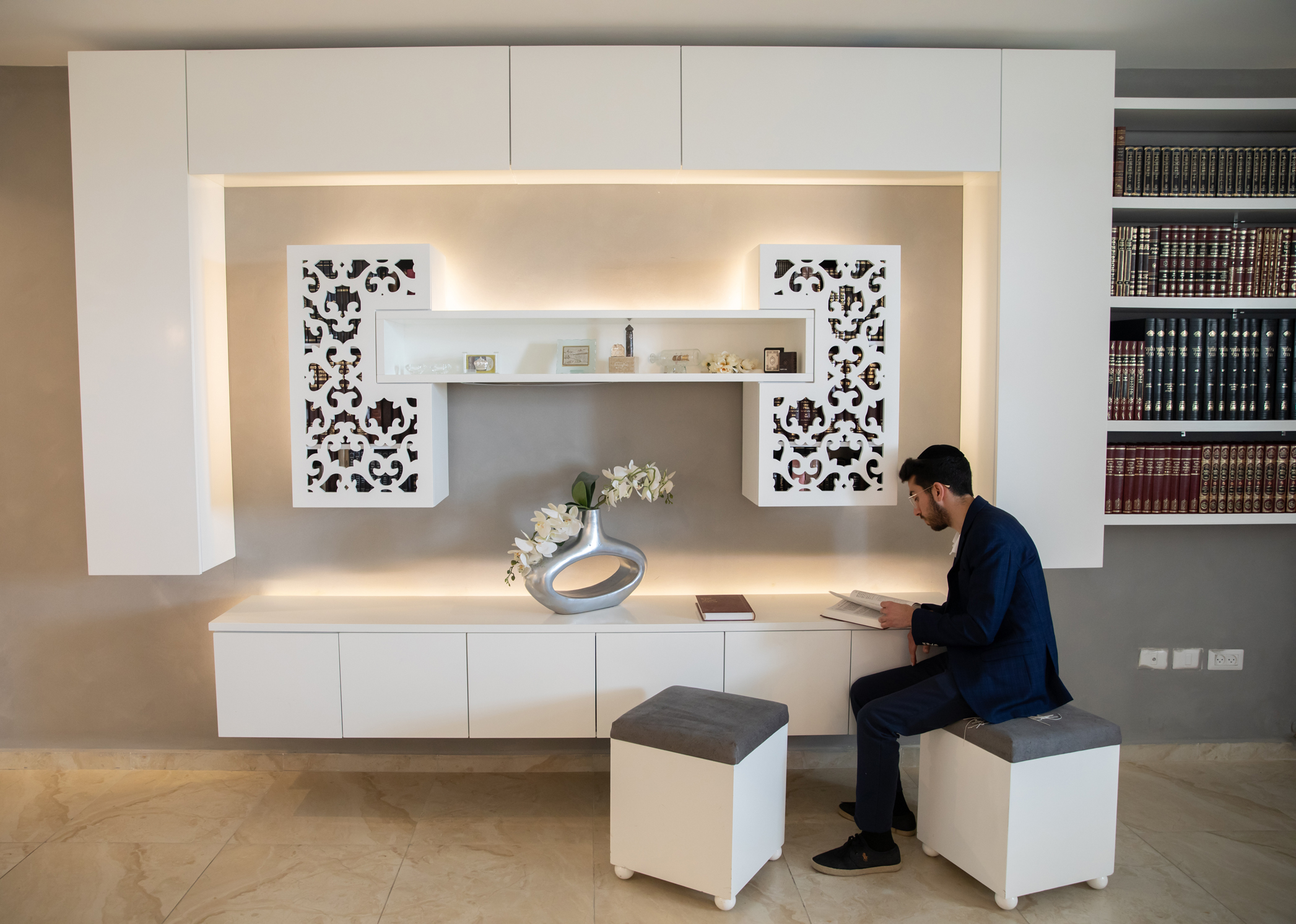 ההדומים  - משמשים גם ככסאות לשעת הצורך