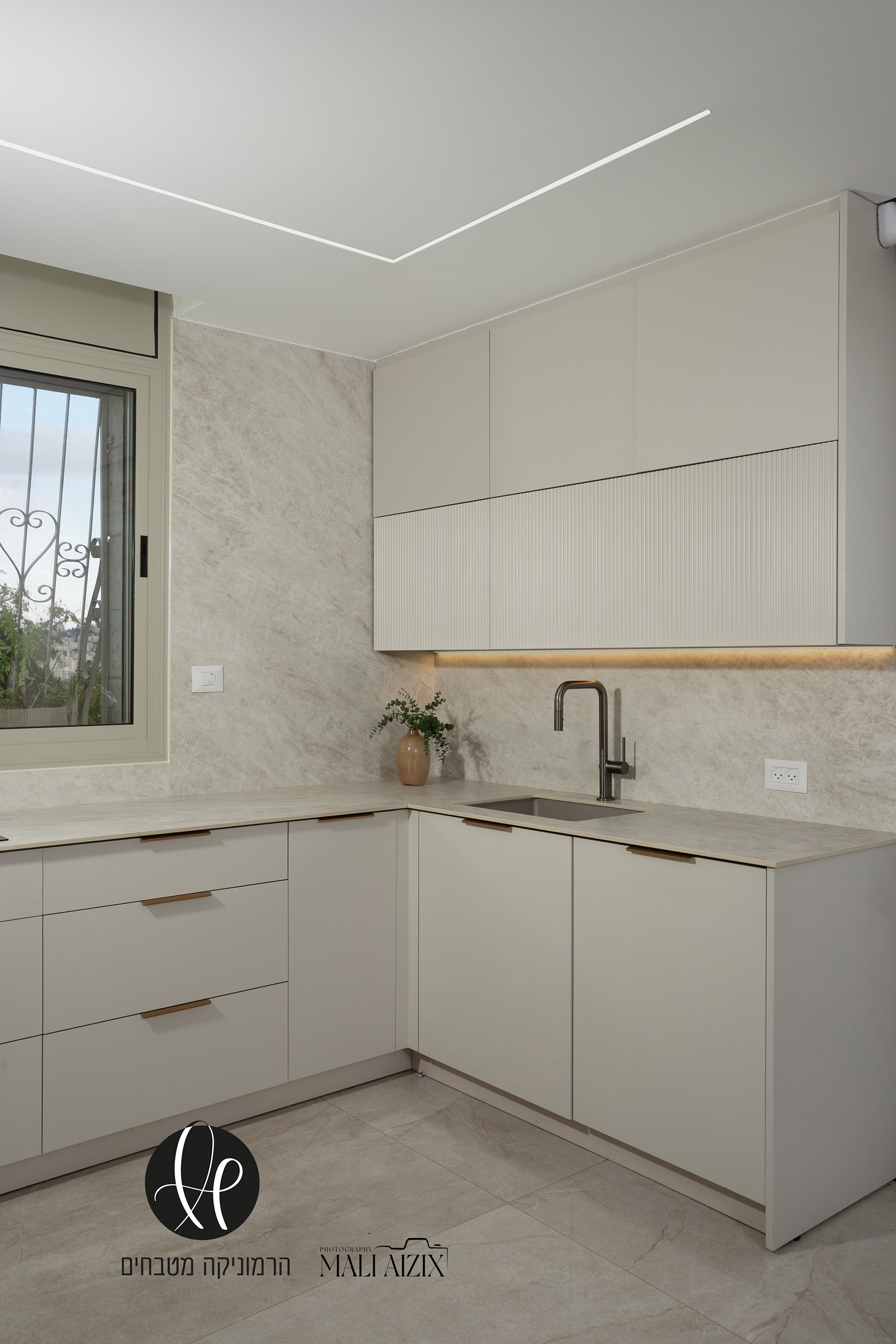 המטבח המרחבי- הרמוניקה מטבחים  (6).jpg