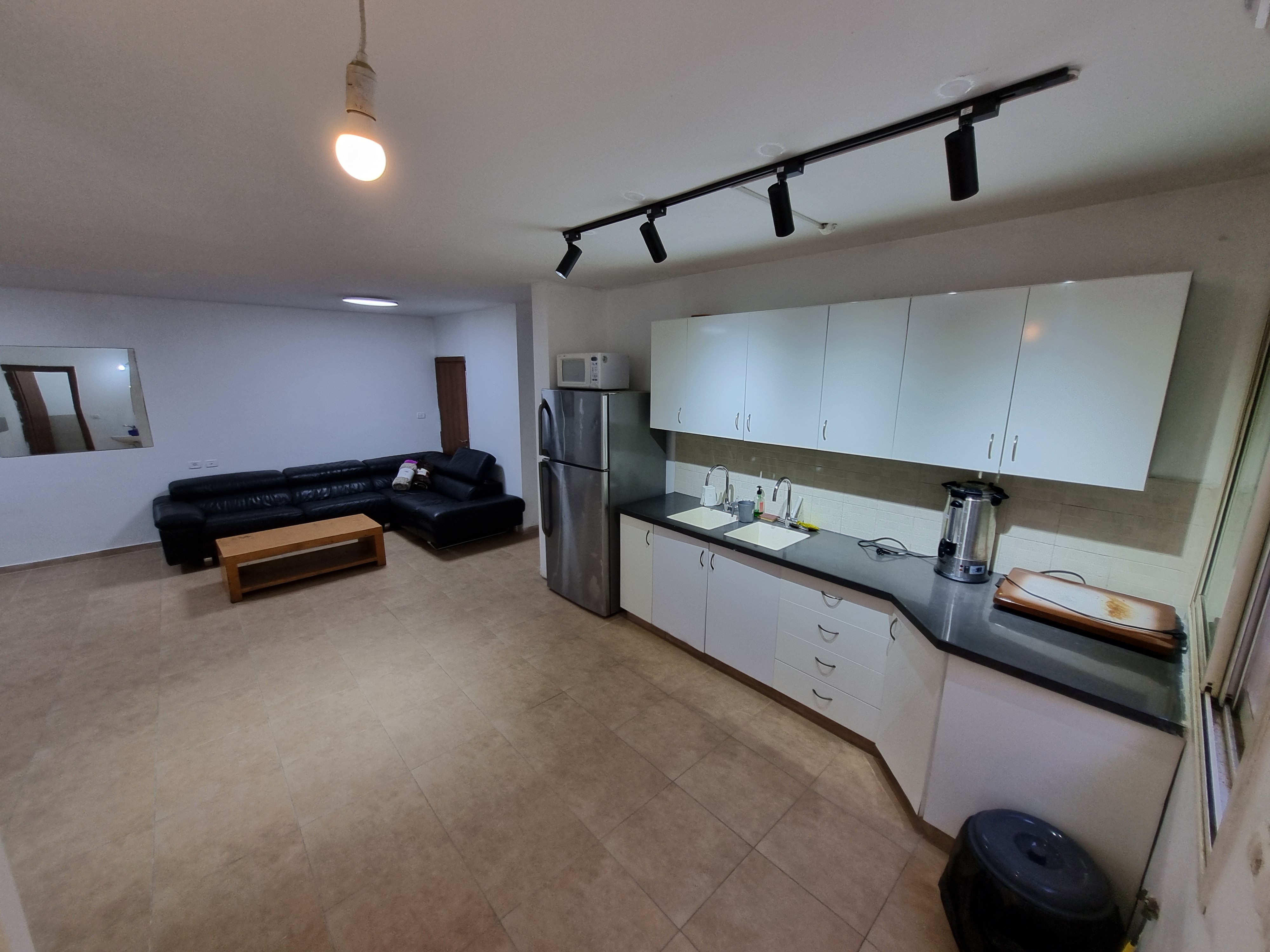 המטבח והסלון הנוספים